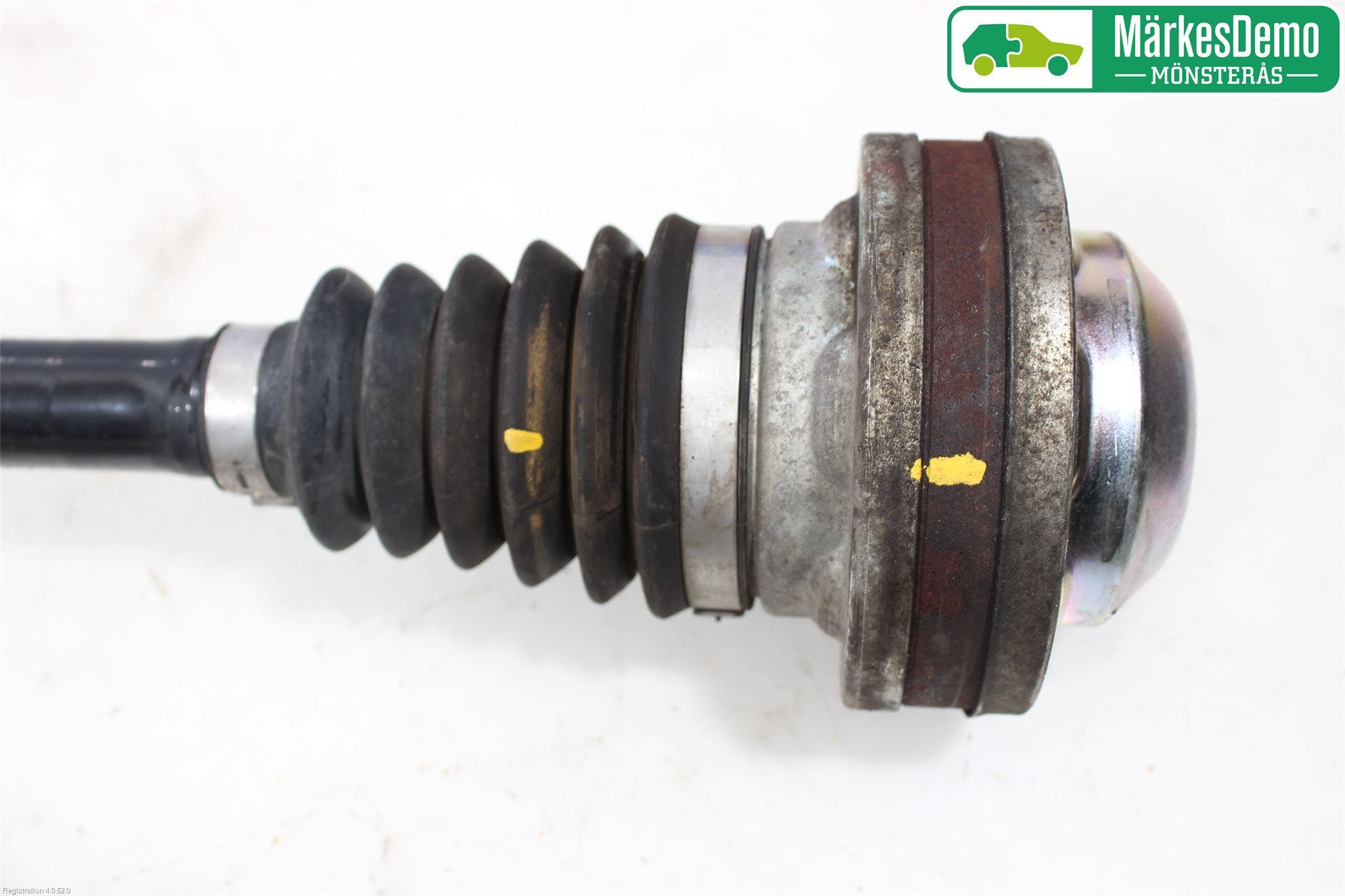 Volkswagen VW PASSAT 05-11 Drivaksel Foran Kompl Venstre