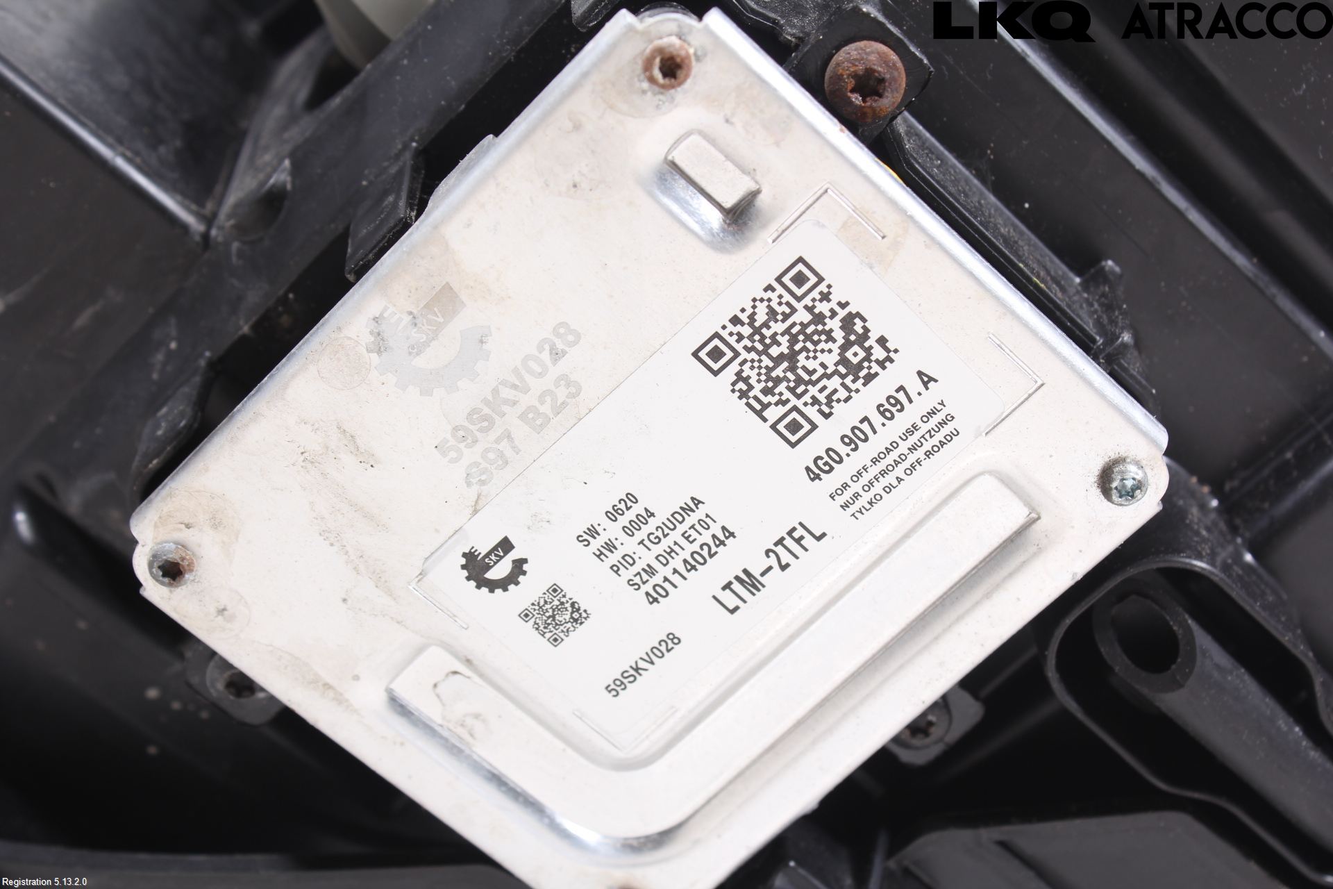 Volkswagen VW TOURAN 10-15 Frontlykt Venstre