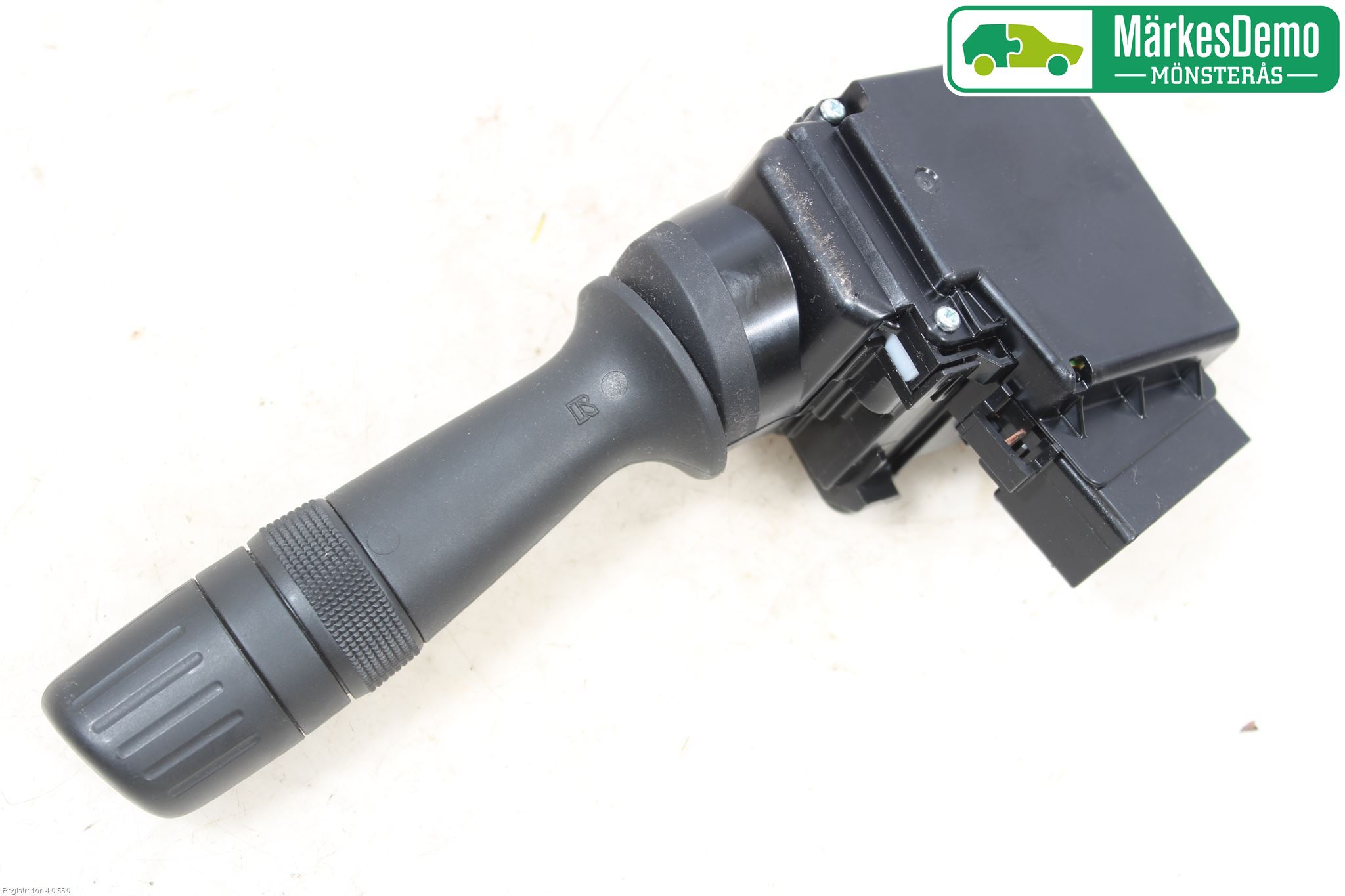 Toyota AURIS 13-19 Bryter Ratt Visker - Spyler
