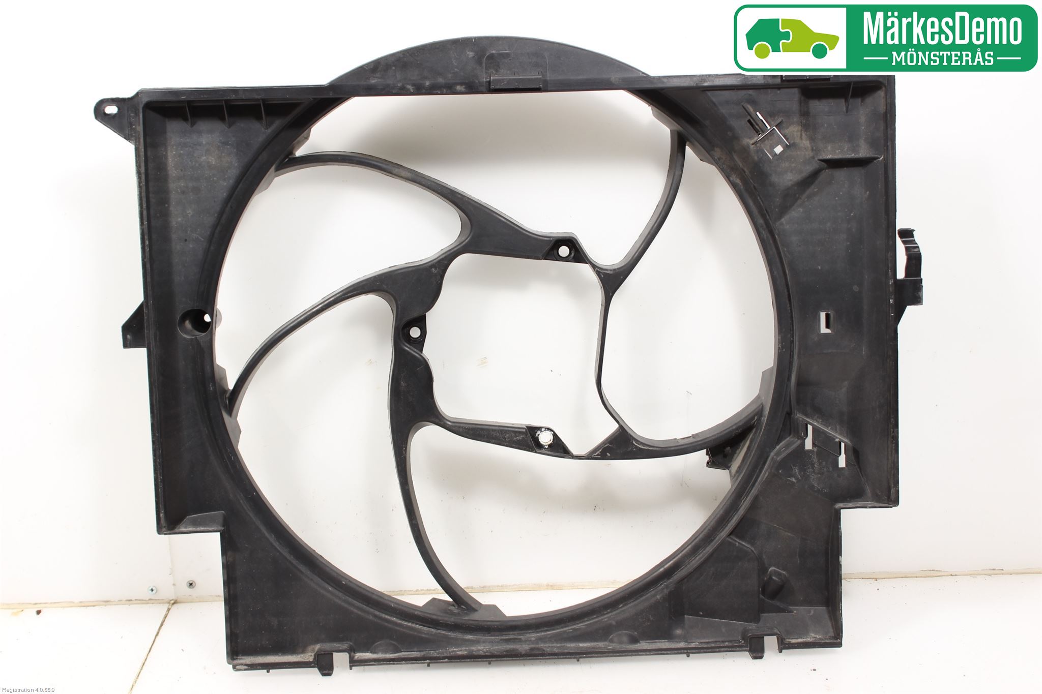 BMW 3 E90/91 SED/TOU 05-12 Kjølevifte-Radiator Hus-Kåpe