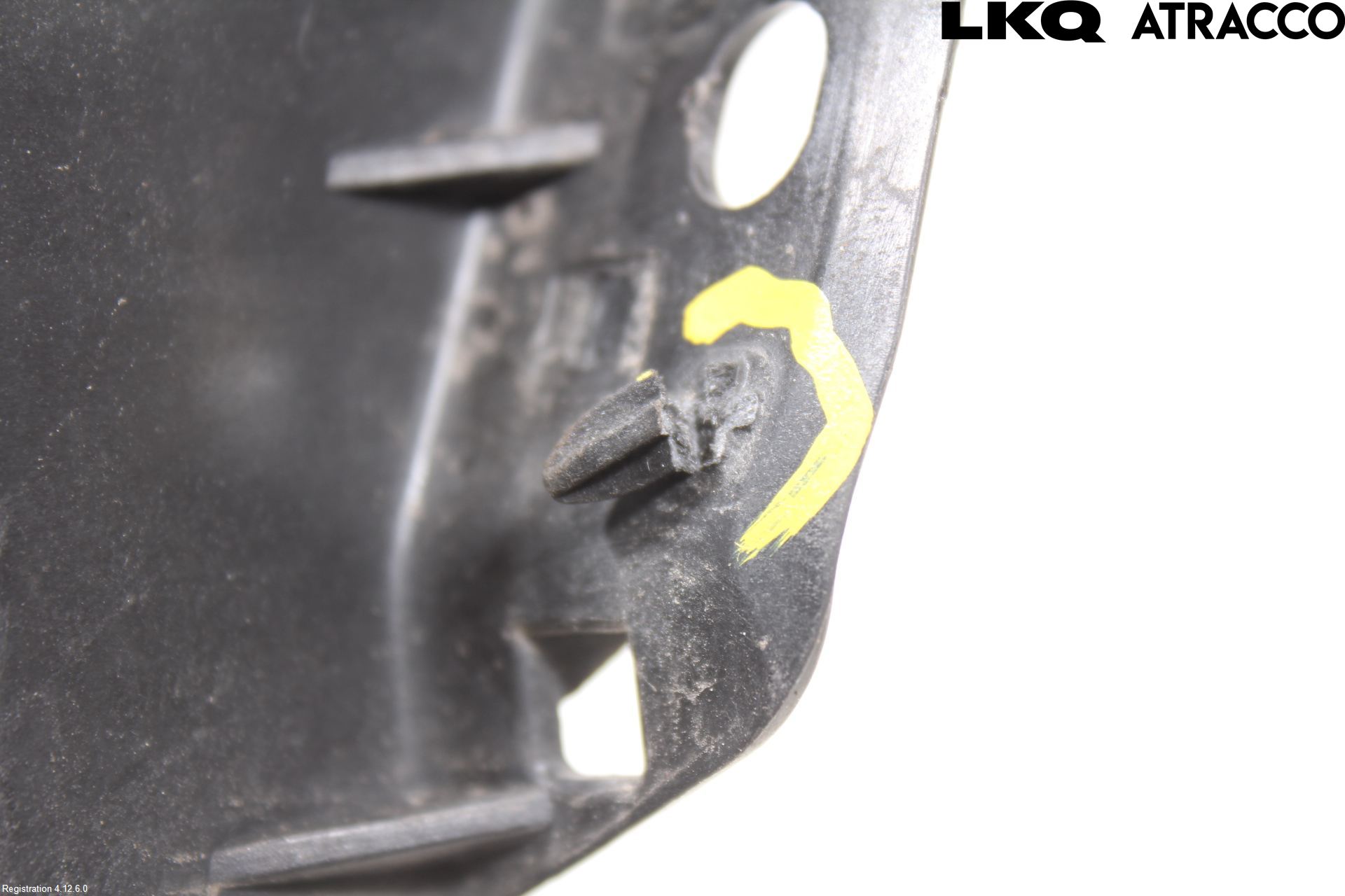 Audi A4/S4 08-11 Frontlykt Holder-Feste