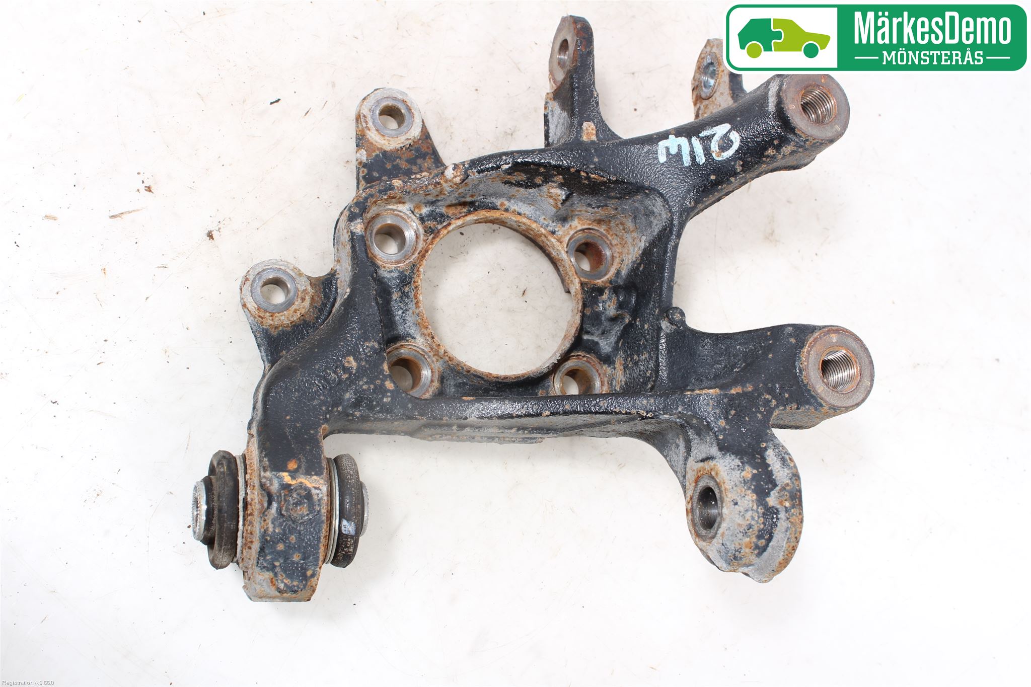 Toyota AURIS 13-19 Spindel Vb