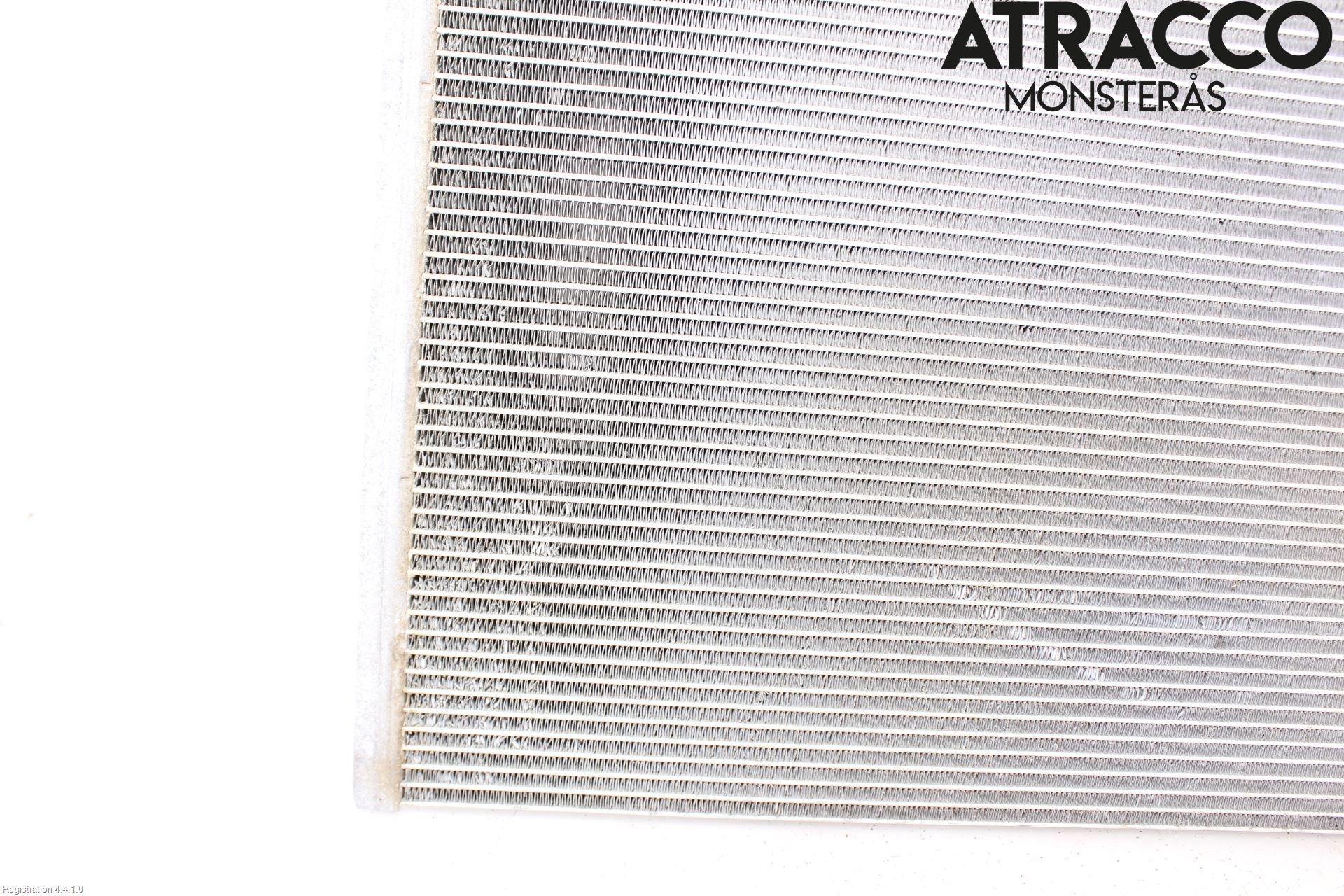 Jaguar XE (X760) 15-24 Radiator Automat