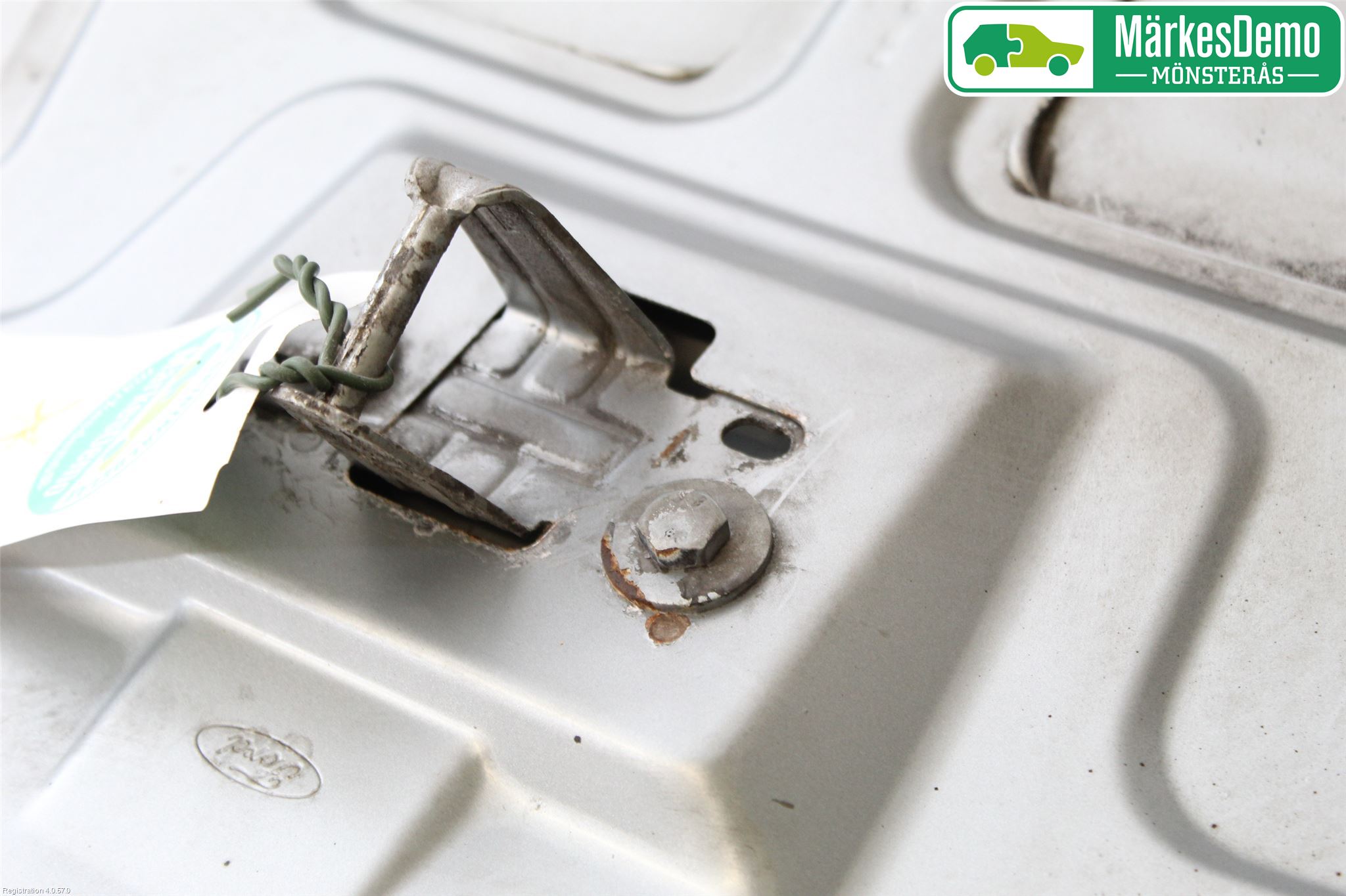 Ford FOCUS     04-07 Panser