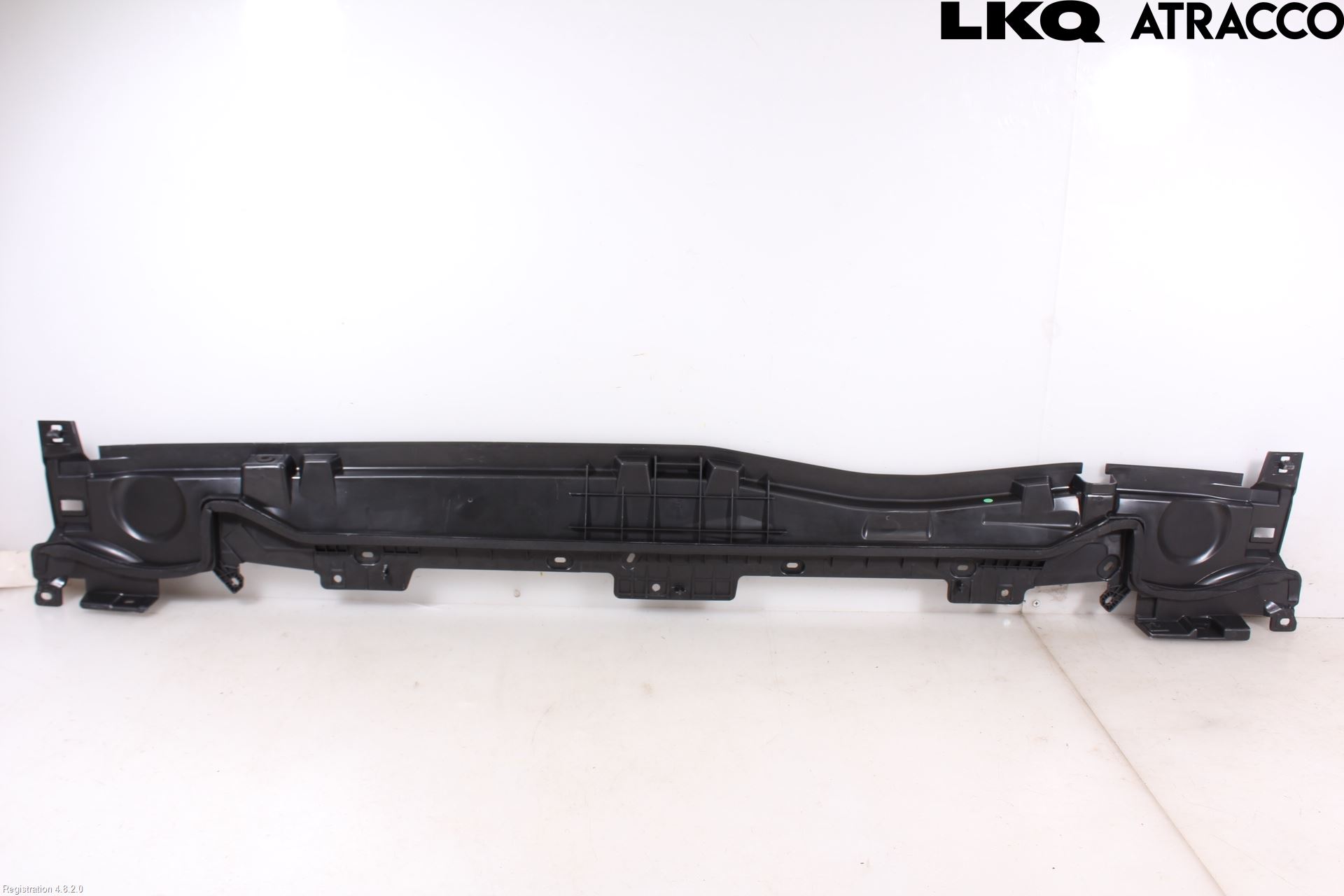 Opel ASTRA L 22- Visker Deksel-Grill-Under Frr