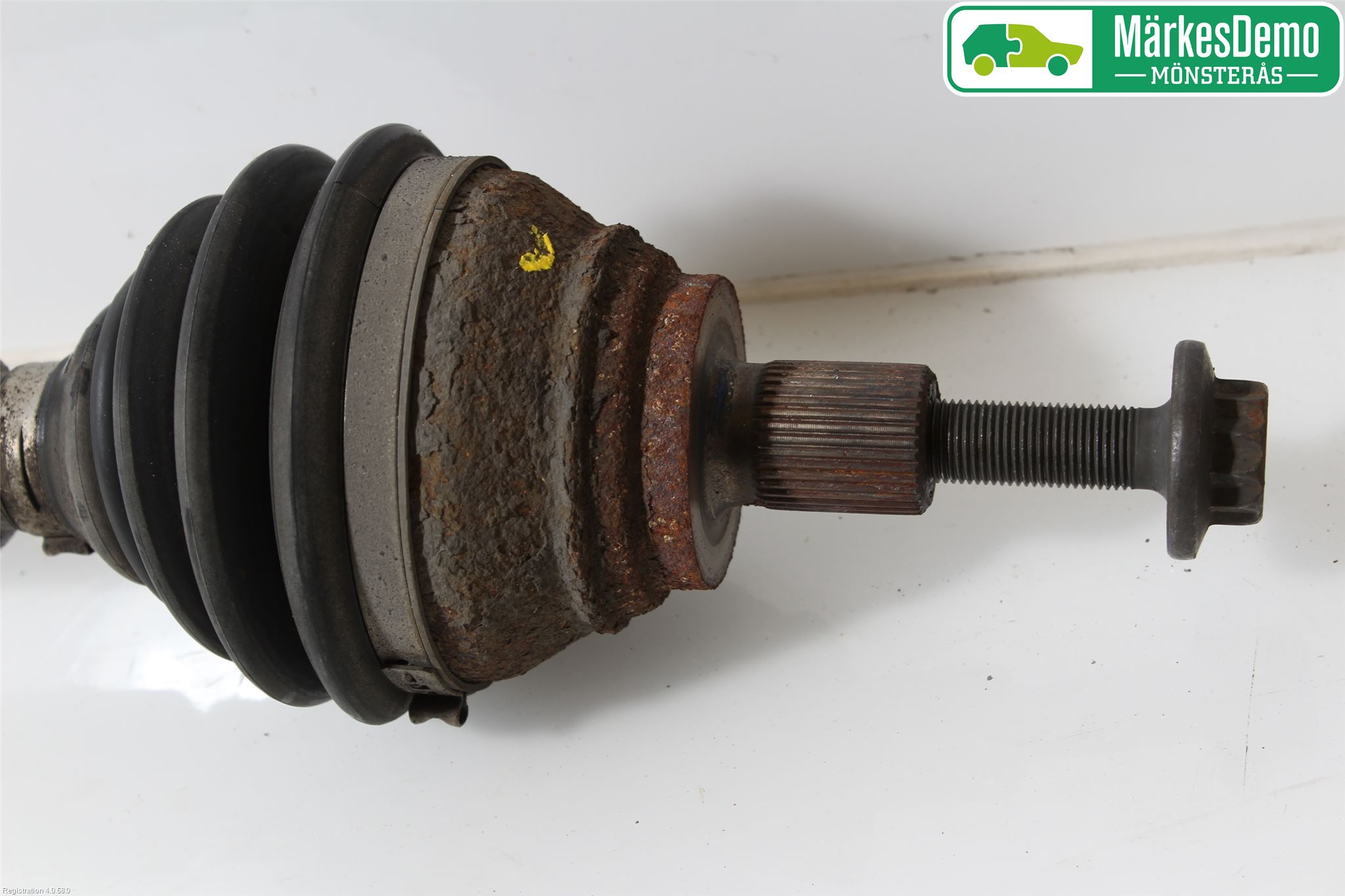 Volkswagen VW PASSAT 11-14 Drivaksel Foran Kompl Høyre