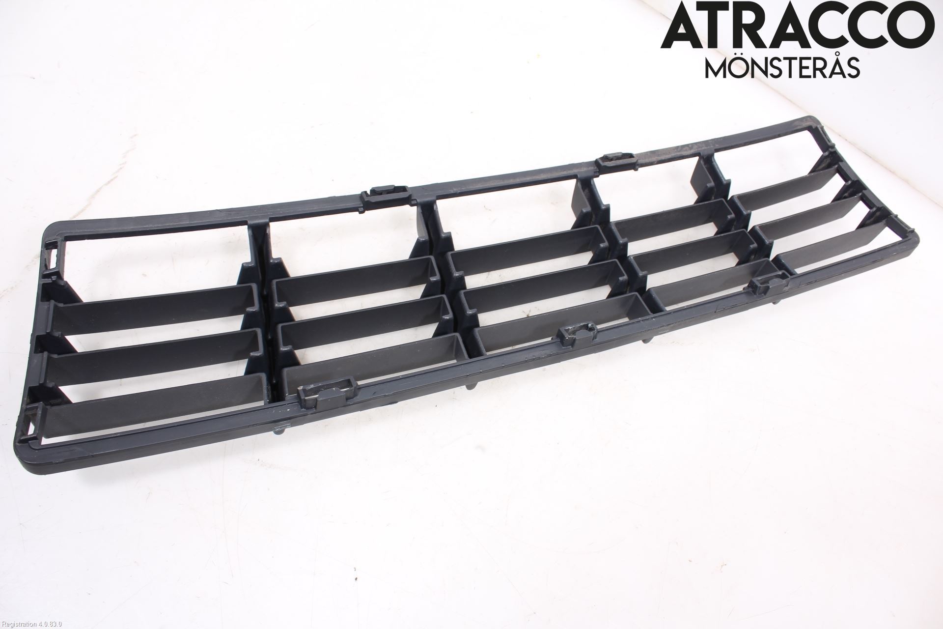 Volvo V50 04-07 Grilldel Midt