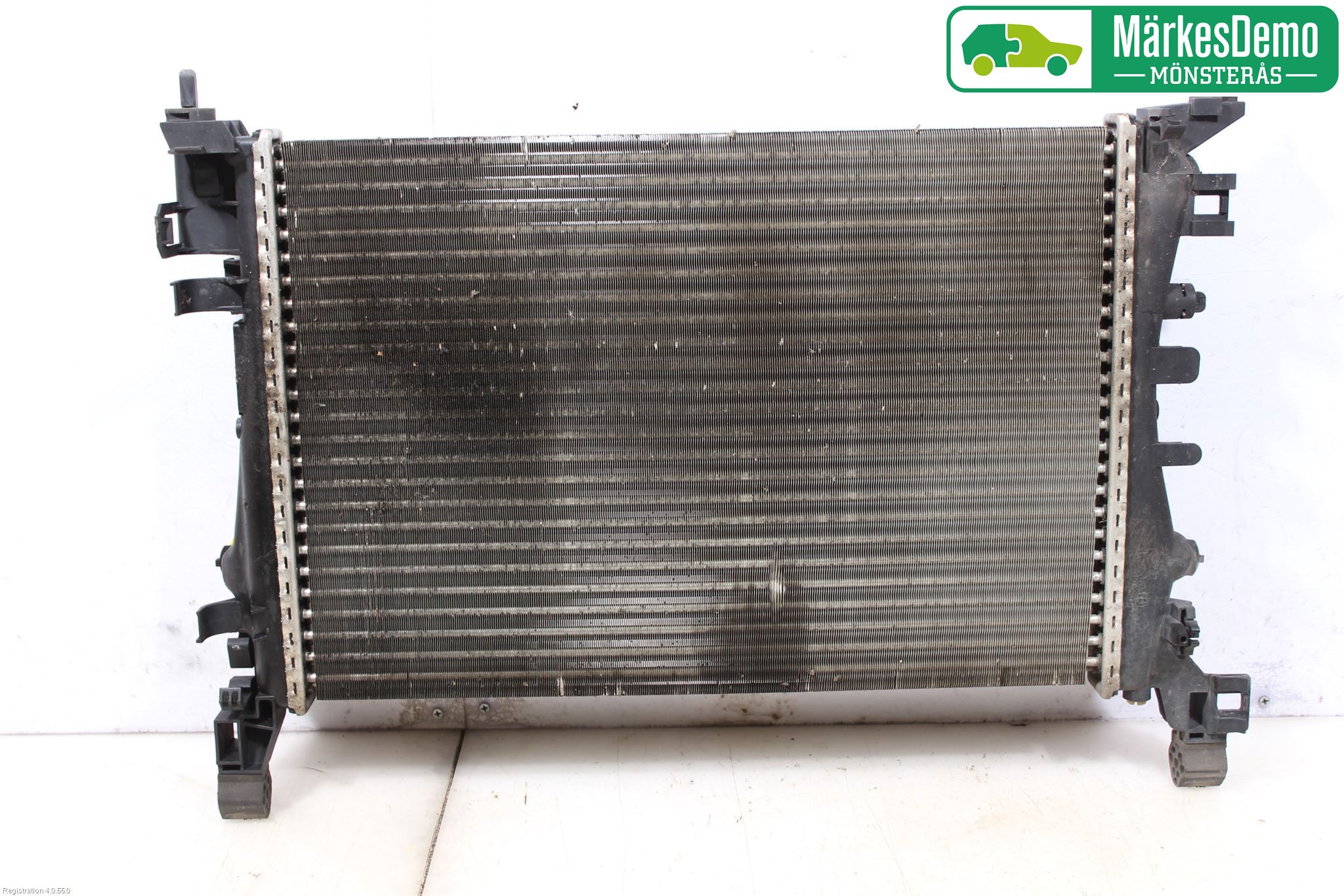 Opel CORSA D 07-14 Radiator Automat