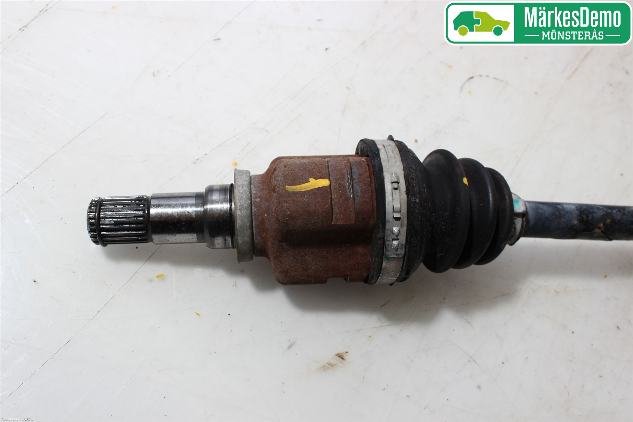 Toyota YARIS XP90 06-11 Drivaksel Foran Kompl Venstre