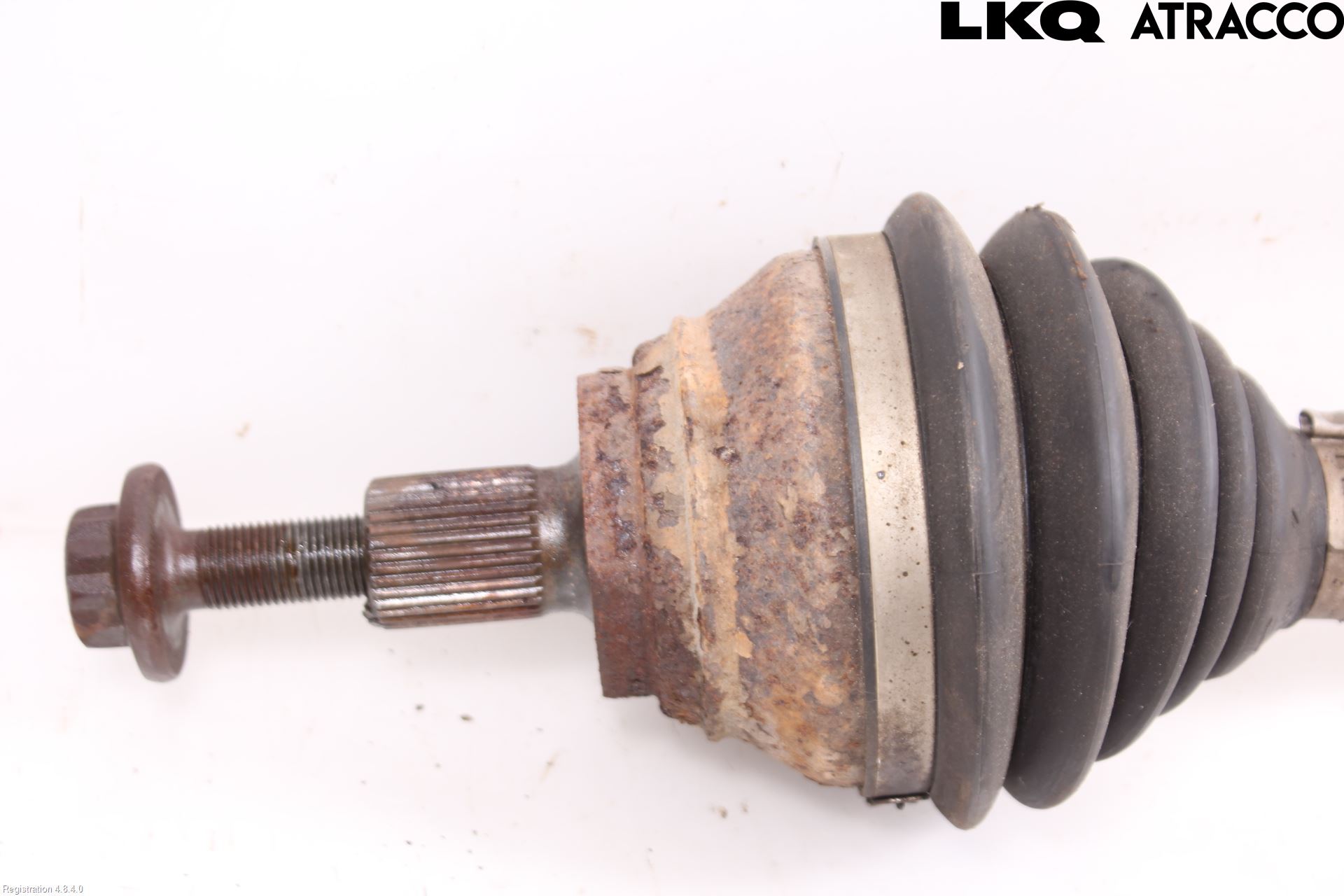 Volkswagen VW PASSAT 05-11 Drivaksel Foran Kompl Venstre