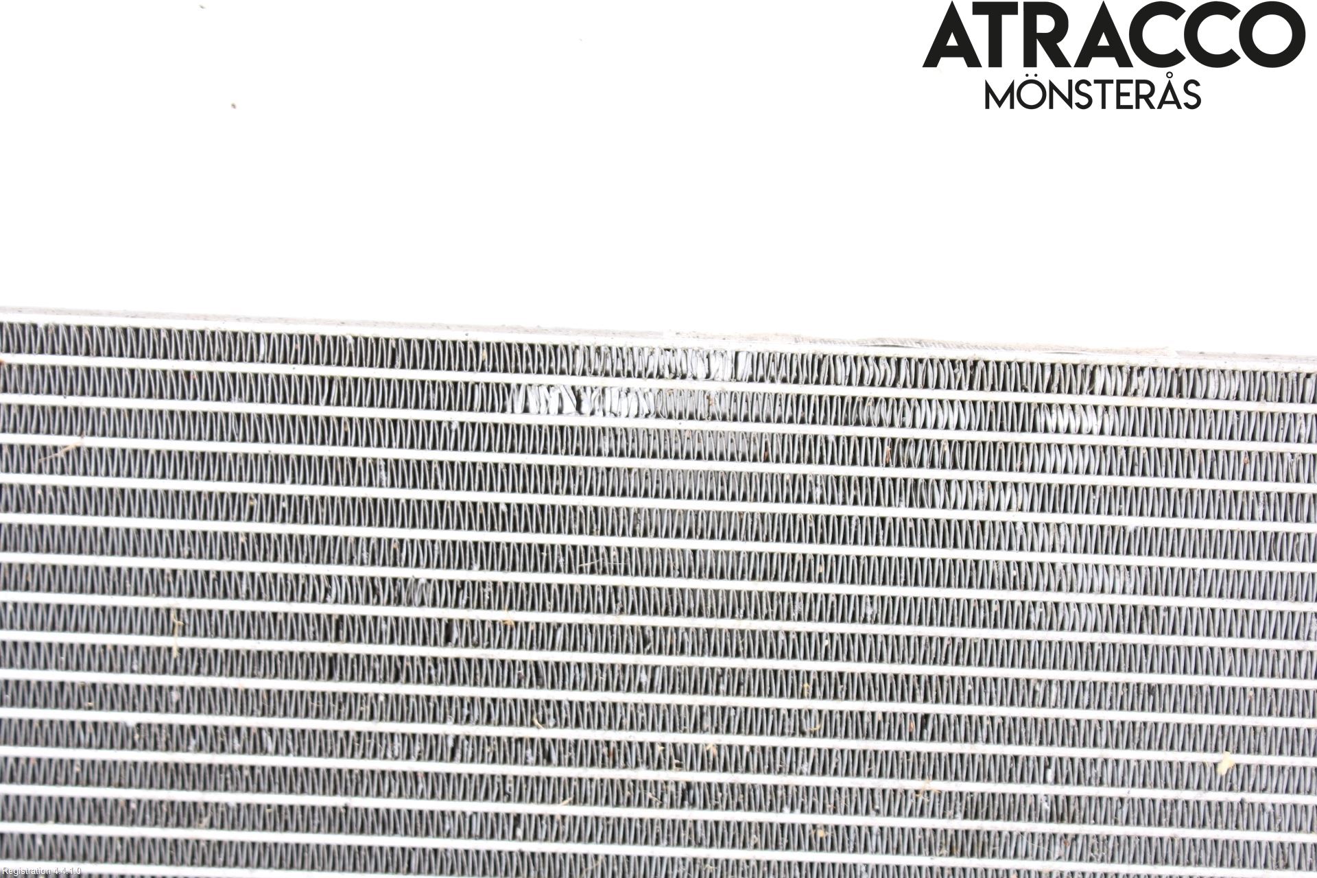 Jaguar XE (X760) 15-24 Radiator Automat