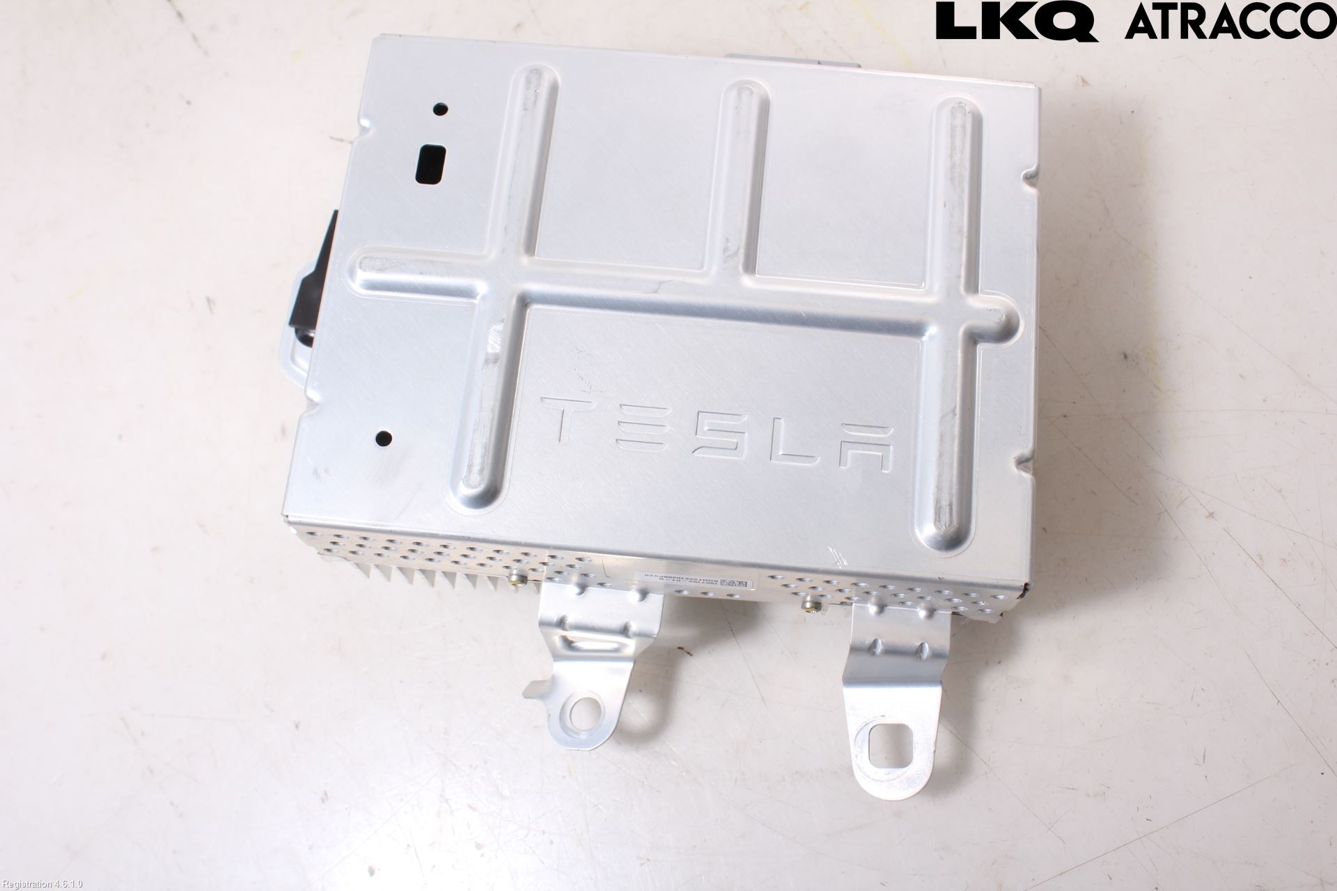 Tesla MODEL Y 21- Stereo Forsterker