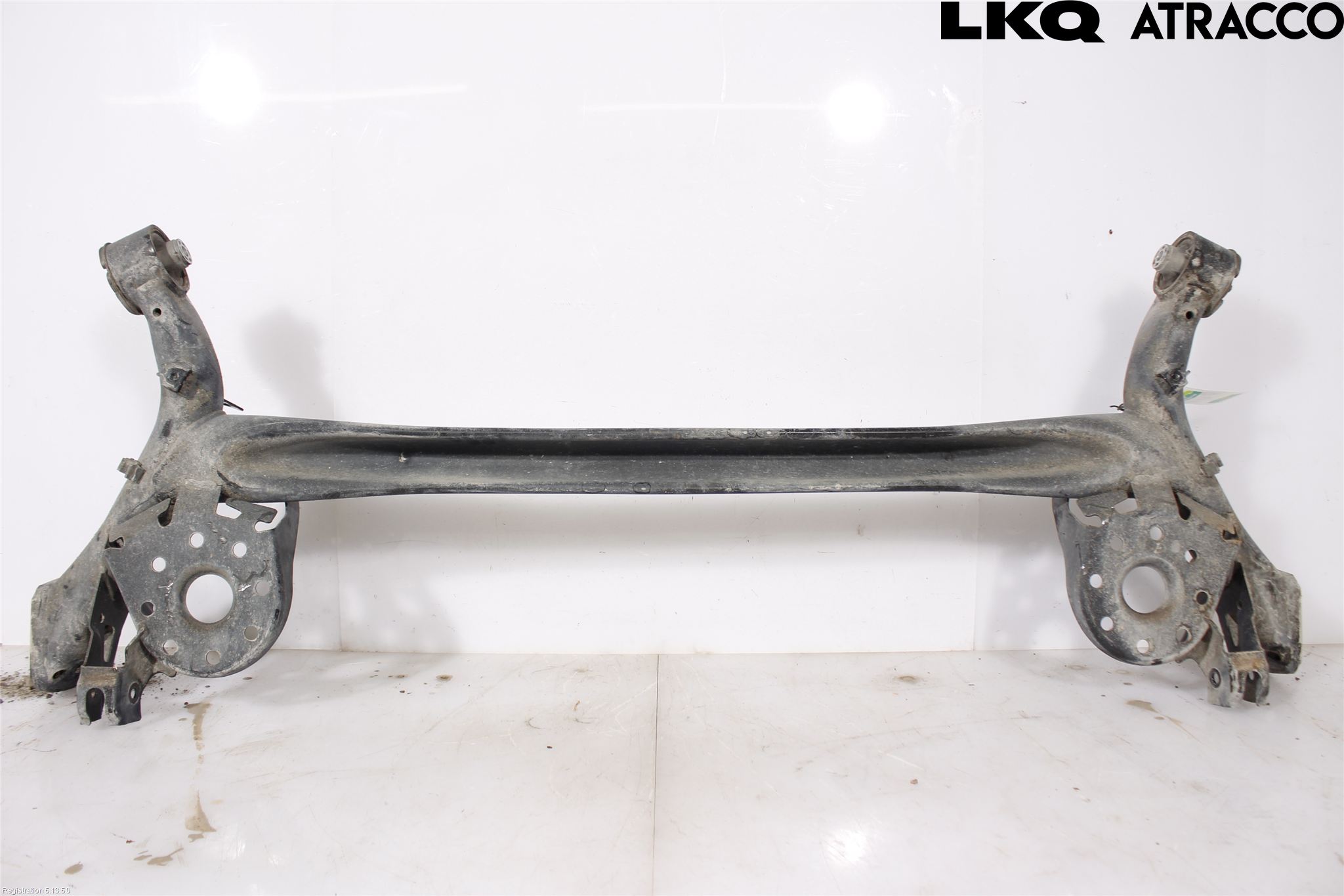 Toyota YARIS XP130 15-20 Bakaksel Feste Travers-Ramme