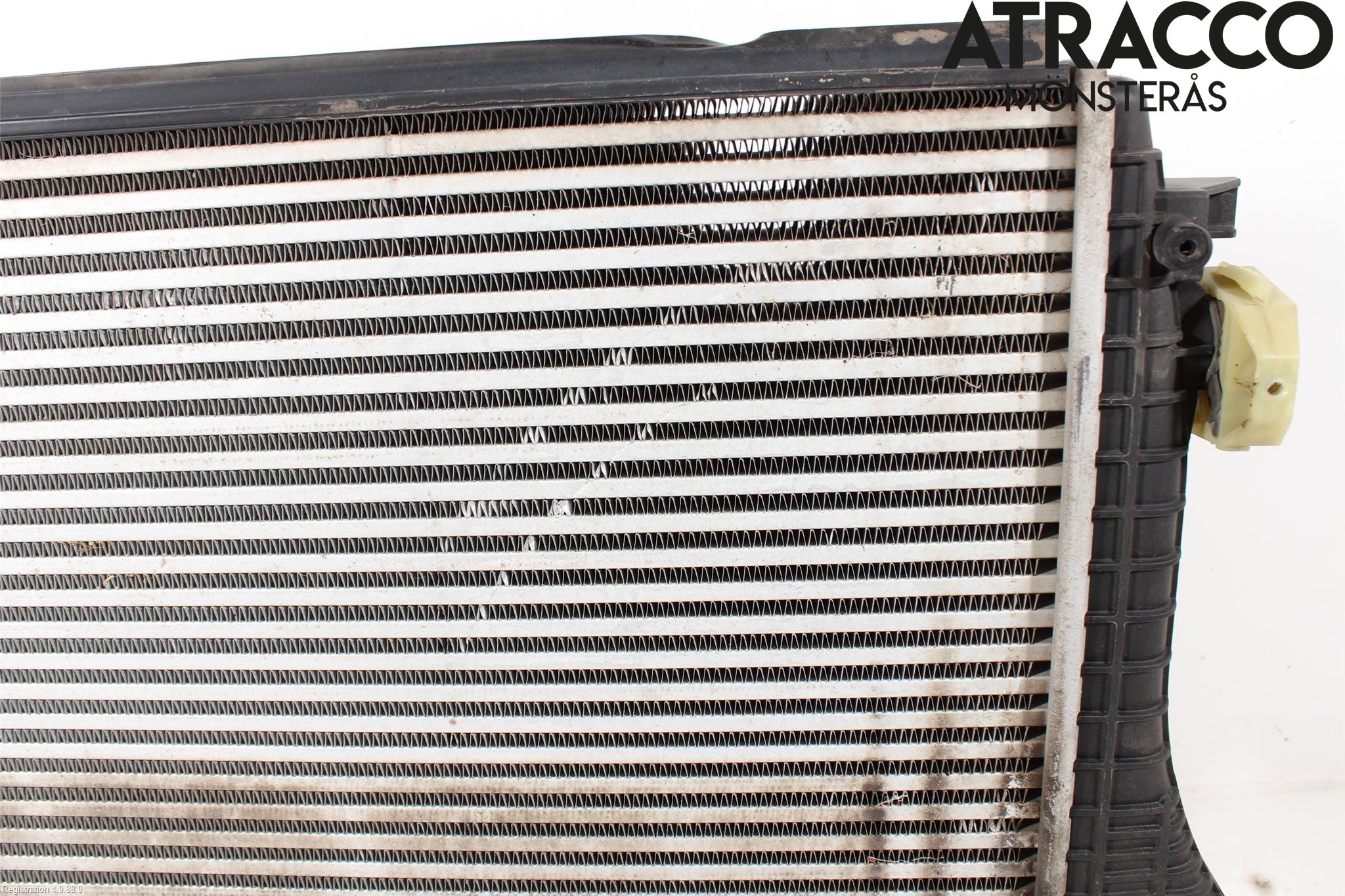Volkswagen VW CADDY      04-10 Intercooler Radiator