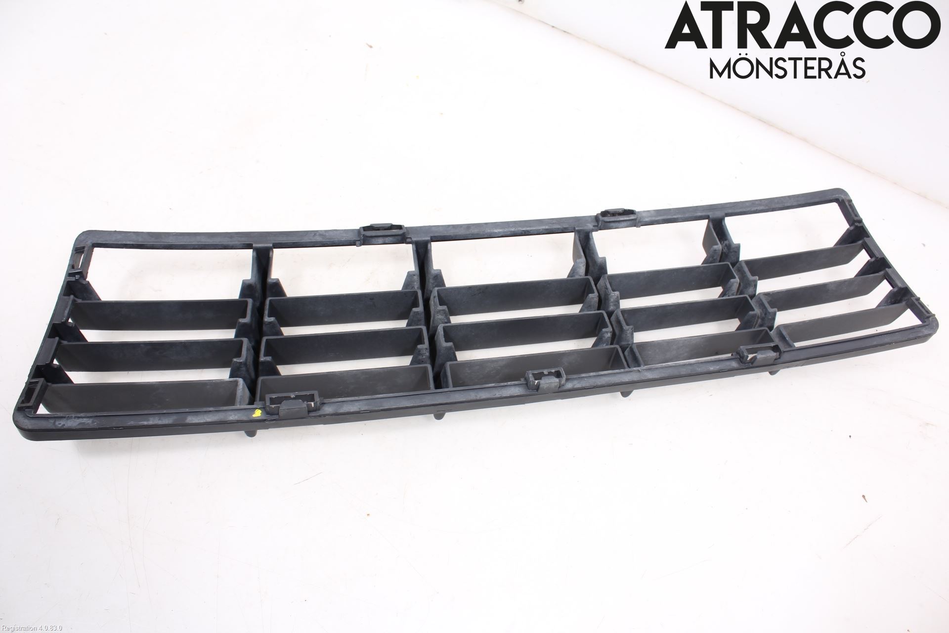 Volvo V50 04-07 Grilldel Midt