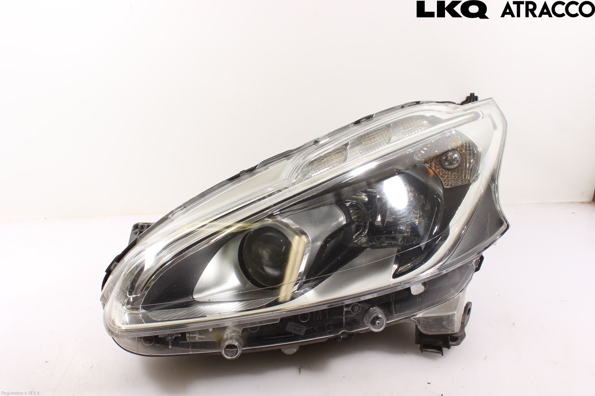 Peugeot PEUGOT 208 16-19 Frontlykt Venstre