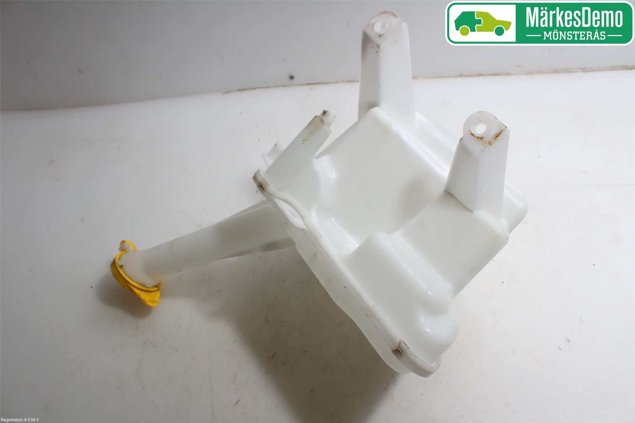 Toyota YARIS XP130 12-14 Spylerbeholder Frontrute-Lykte
