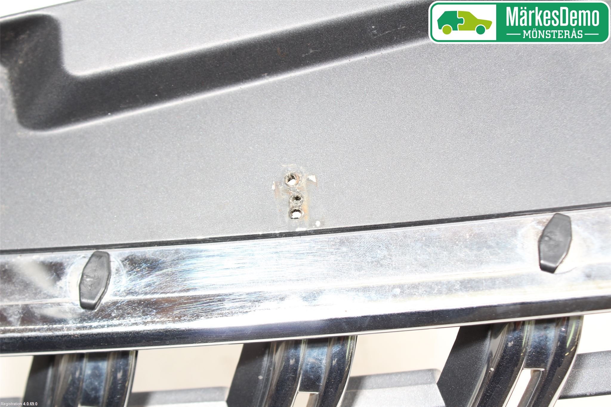 Mitsubishi L200 06-15 Grilldel Høyre