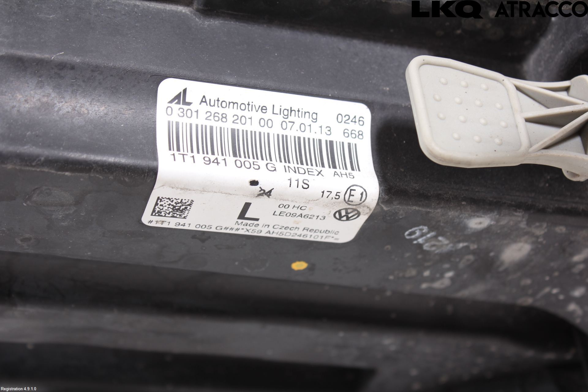Volkswagen VW TOURAN 10-15 Frontlykt Venstre