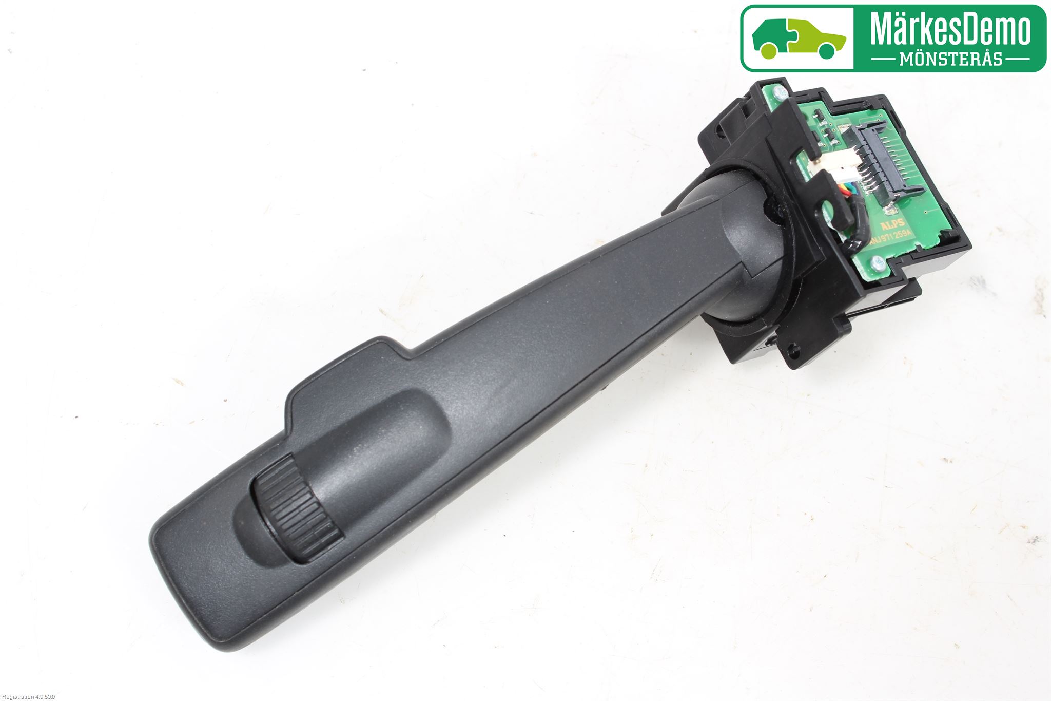 Volvo XC70 14-16 Bryter Ratt Visker - Spyler