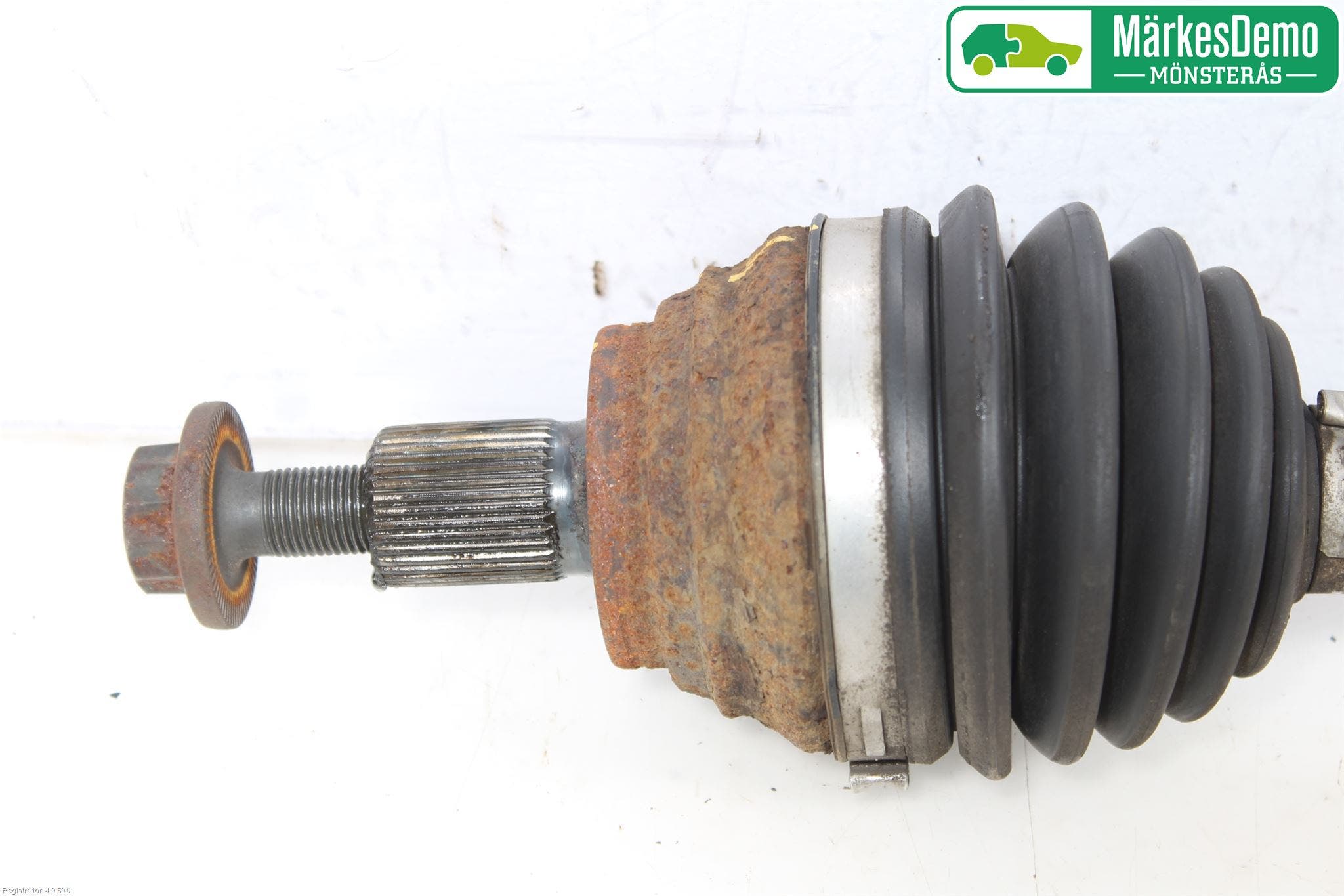 Volkswagen VW GOLF V 04-09 Drivaksel Foran Kompl Venstre