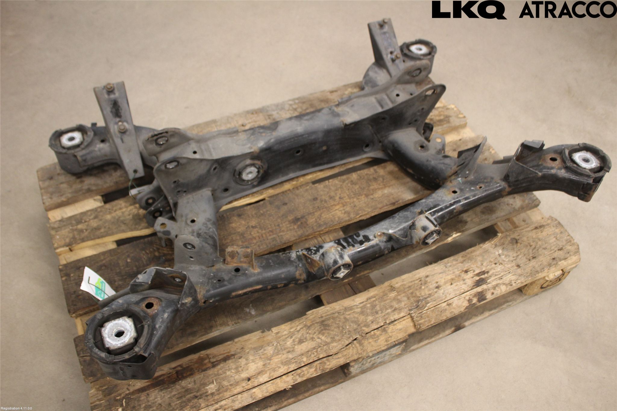 BMW X6 F16 14-19 Bakaksel Feste Travers-Ramme