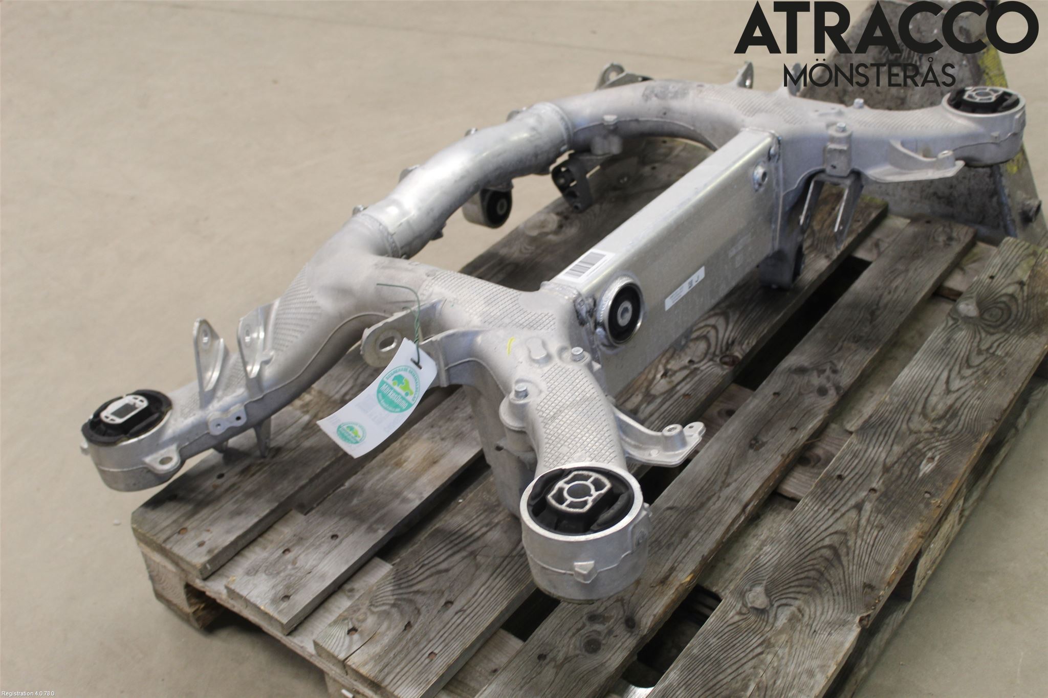 BMW 5 G30/G31/F90 17-23 Bakaksel Feste Travers-Ramme