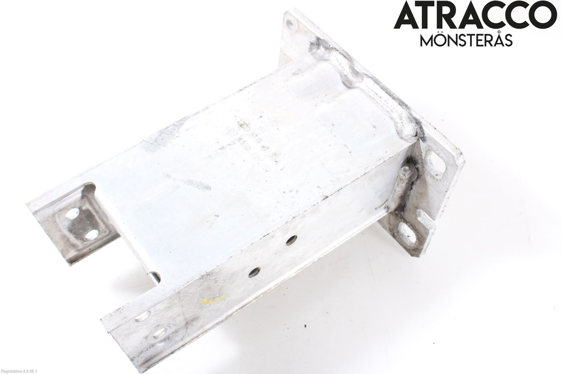 Audi A4/S4 08-11 Støtfanger Foran Feste