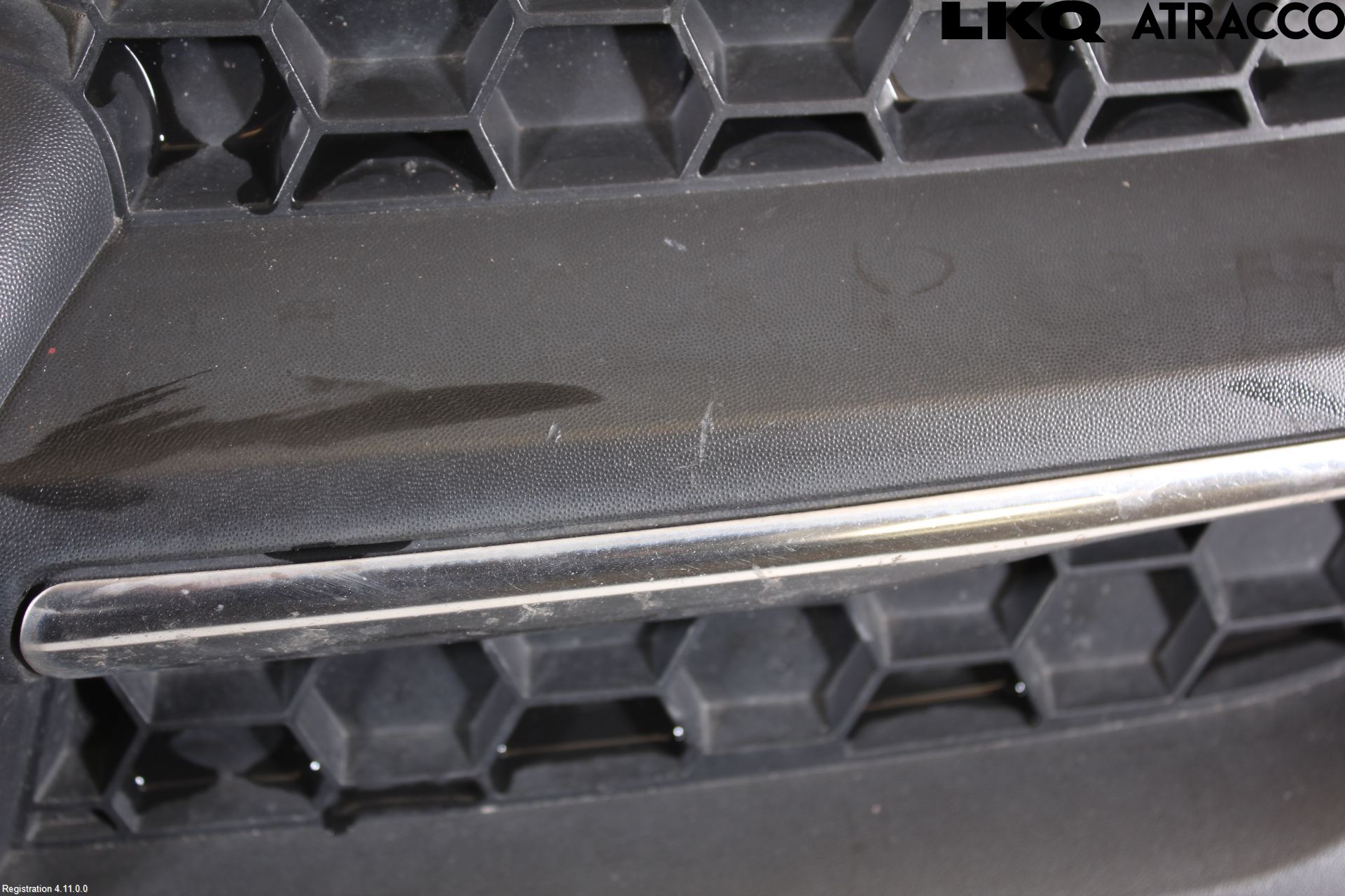 Dacia SANDERO/STEPWAY 13-20 Grill Komplett
