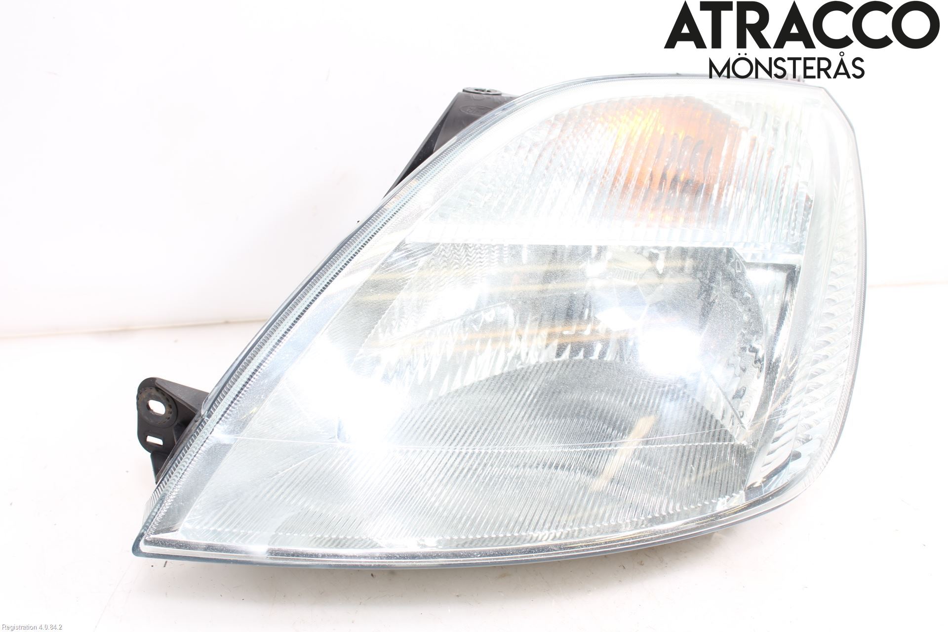 Ford FIESTA     02-05 Frontlykt Venstre