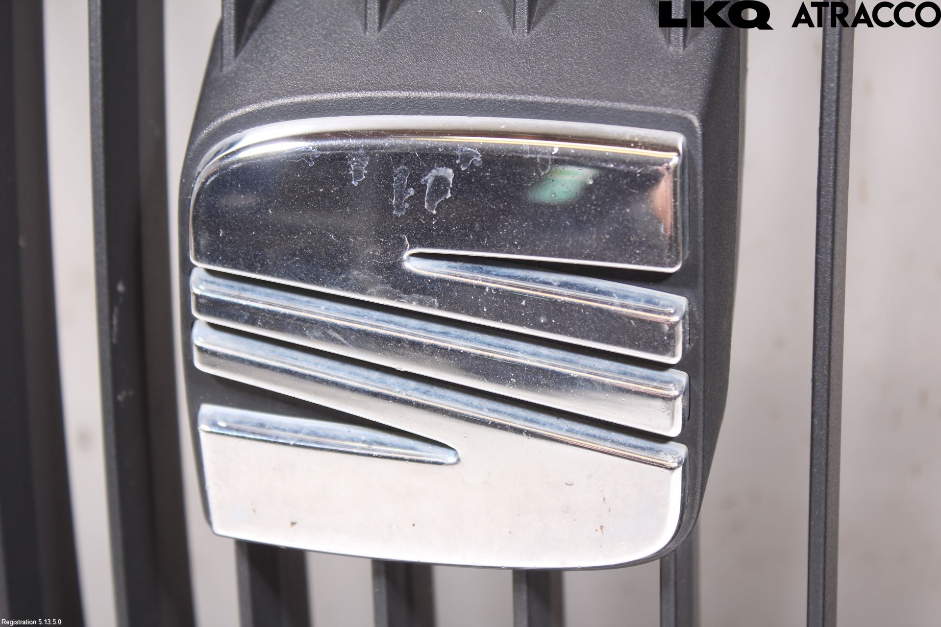 Seat LEON 06-12 Grill Komplett