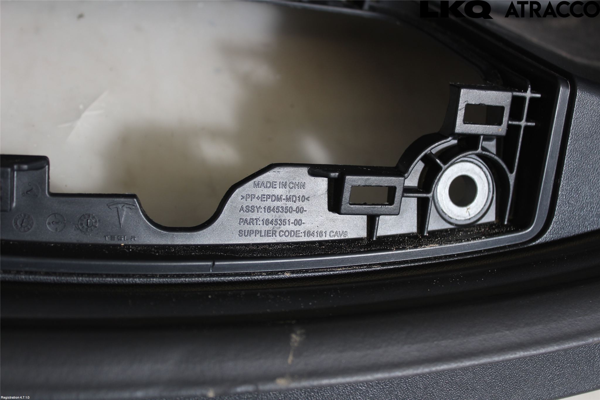 Tesla MODEL 3 17- Bakluke Bun (Utgår 5023)