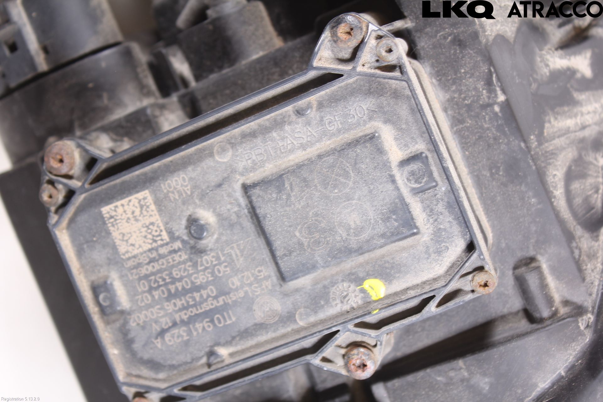 Volkswagen VW TOURAN 10-15 Frontlykt Venstre