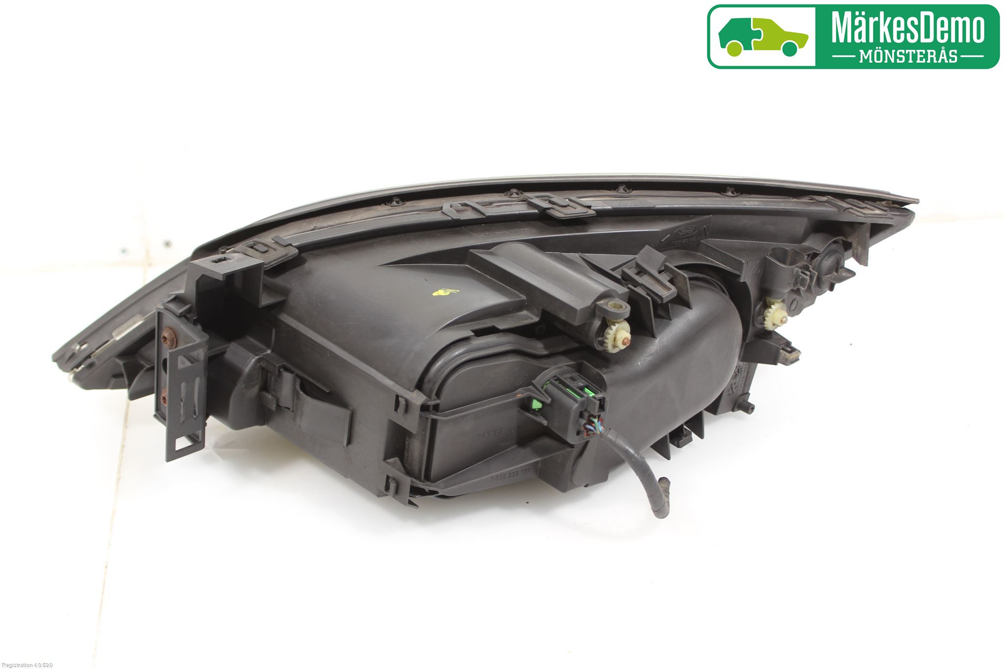 Ford MONDEO     01-06 Frontlykt Høyre