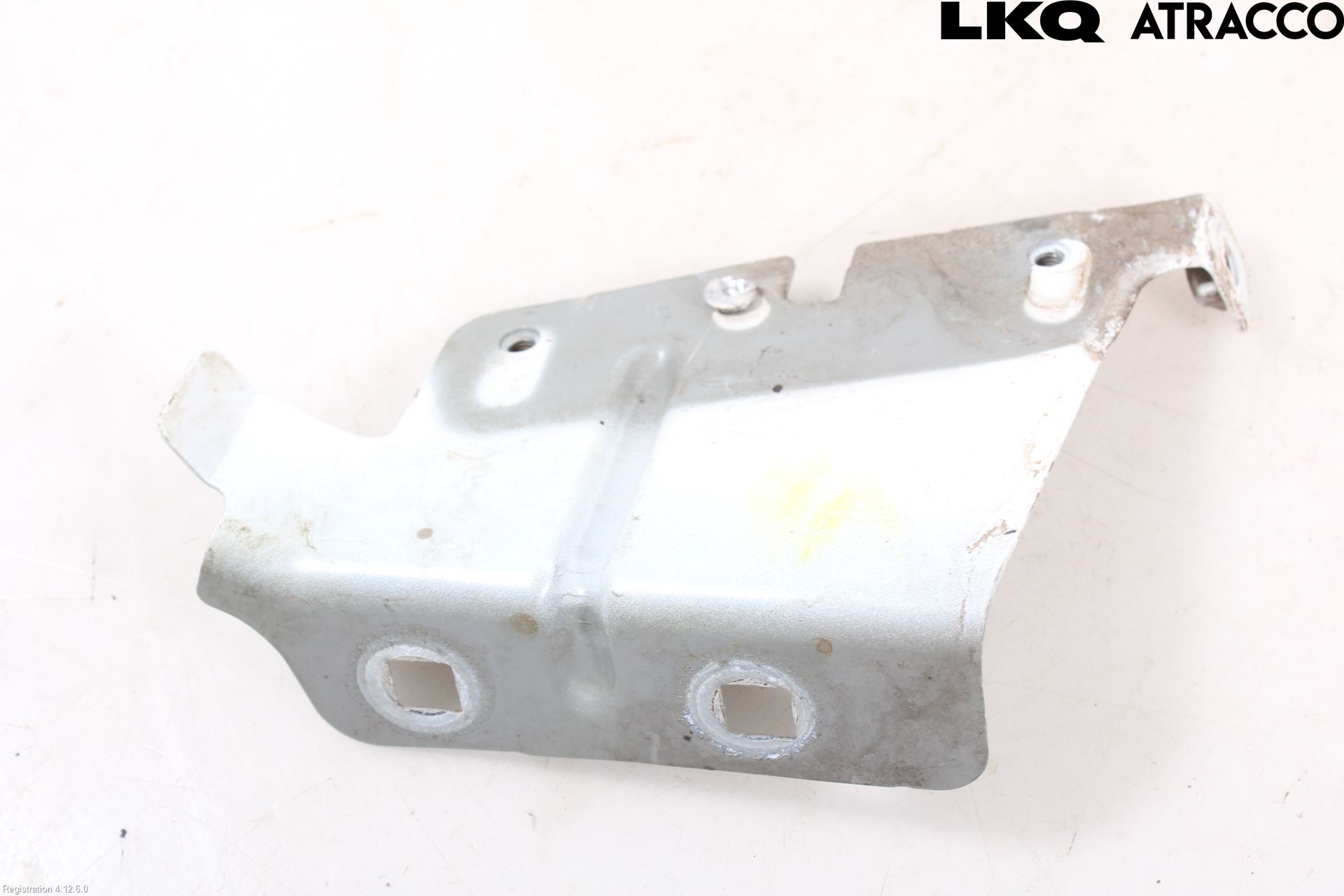 Nissan NV400 12-24 Frontskjermfeste Venstre