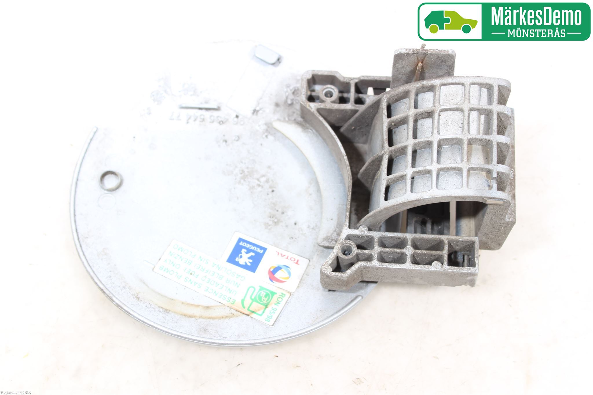 Peugeot 307     05-08 Drivstoff Tankluke