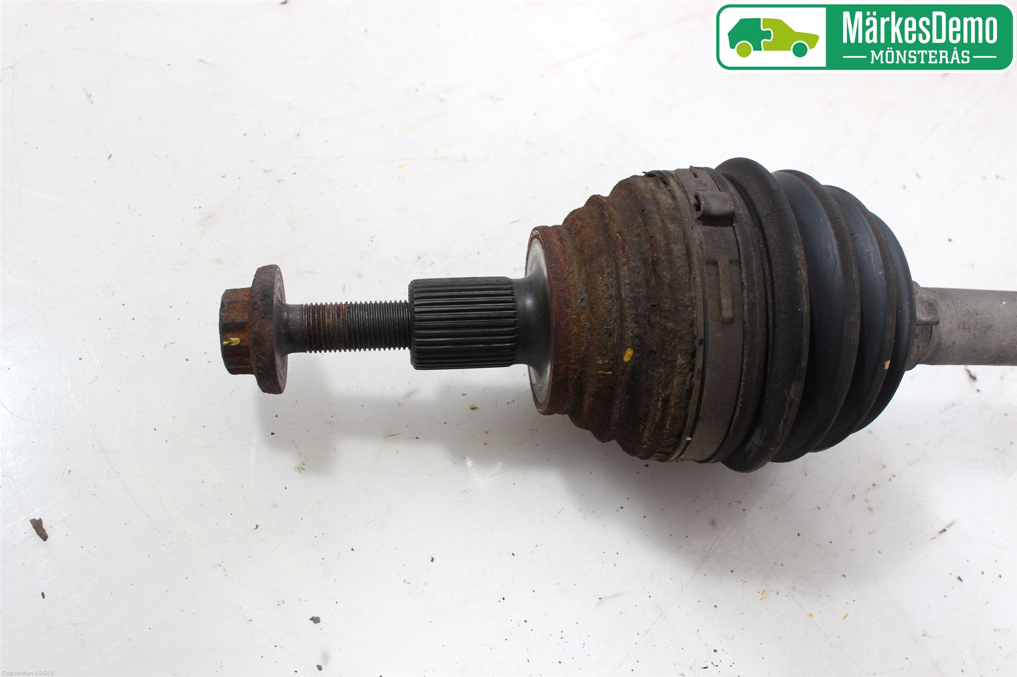 Volkswagen VW GOLF VI 09-13 Drivaksel Foran Kompl Venstre