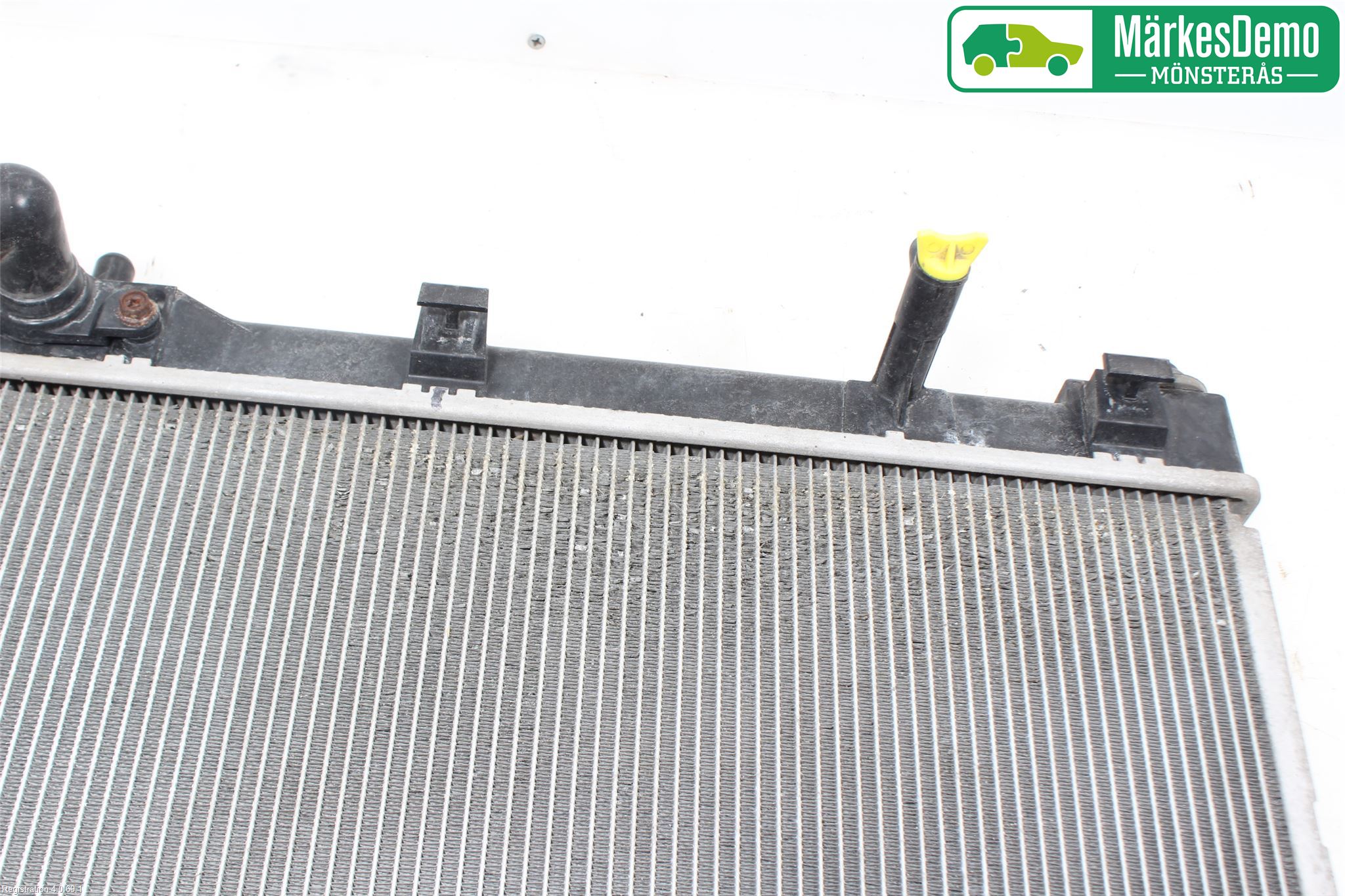 Toyota YARIS XP130 12-14 Radiator Manuell