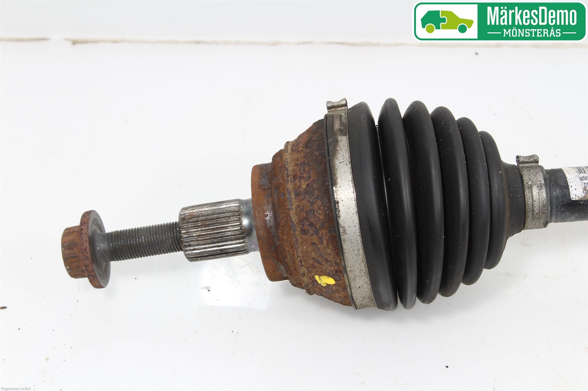 Volkswagen VW CADDY 11-15 Drivaksel Foran Kompl Venstre