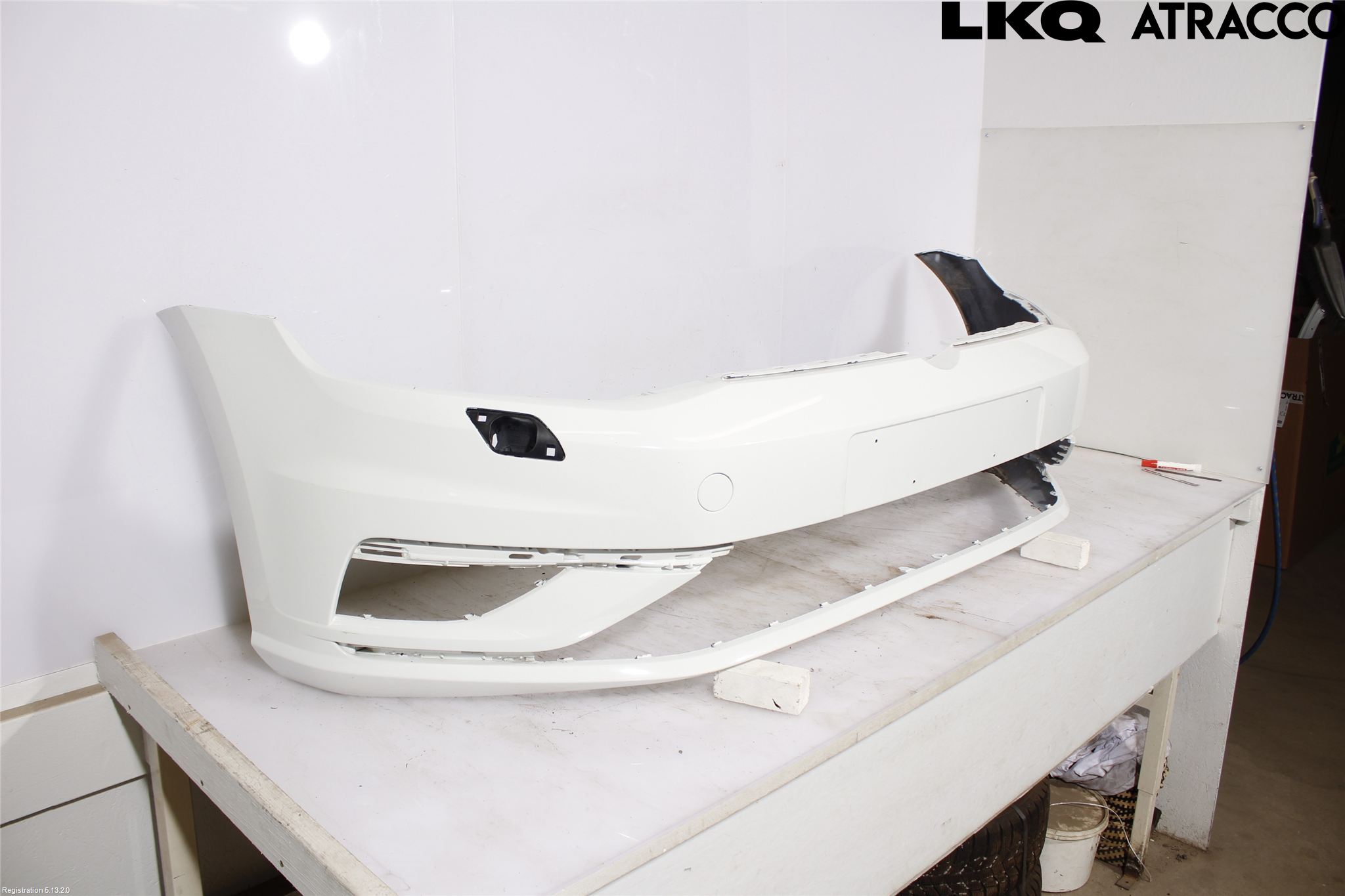 Volkswagen VW GOLF / E-GOLF VII 13-20 Støtfanger Foran Plastdeksel