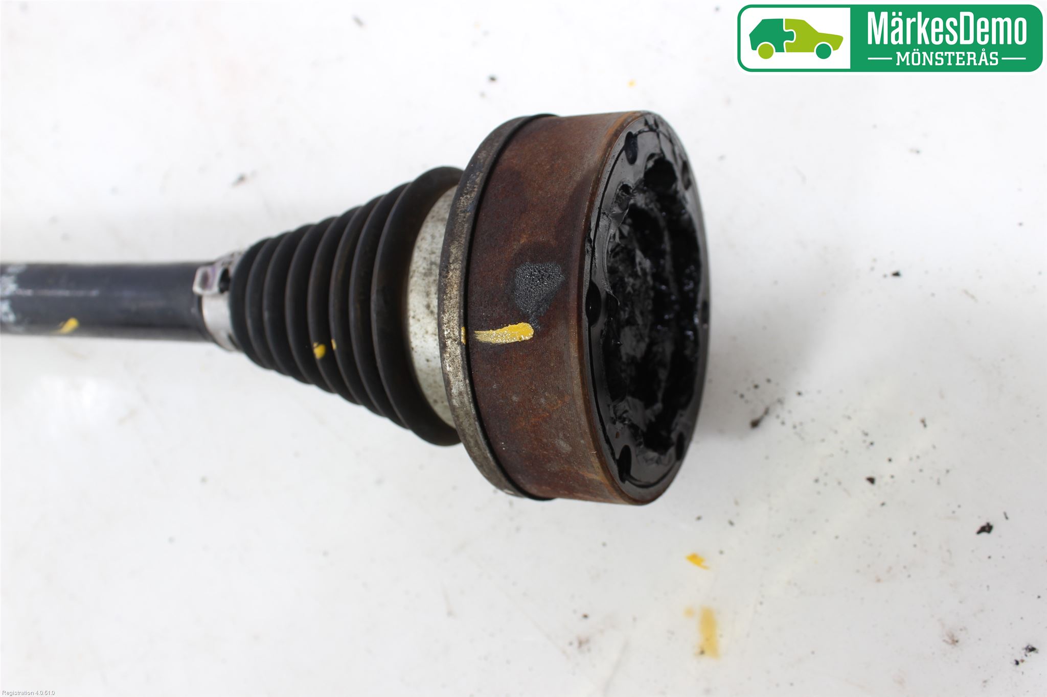 Volkswagen VW GOLF VI 09-13 Drivaksel Foran Kompl Venstre
