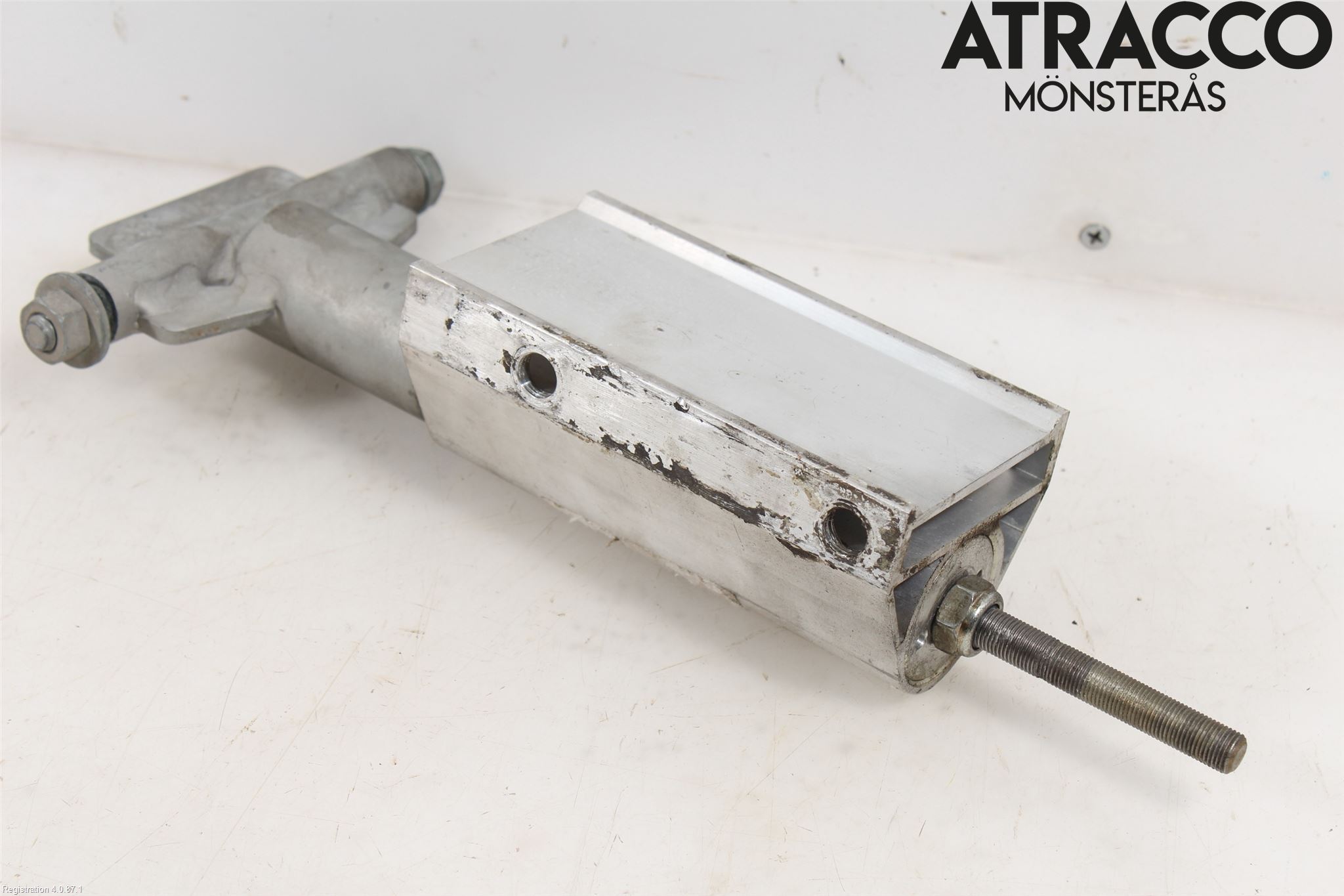 Audi A4/S4 05-07 Støtfanger Bak Feste