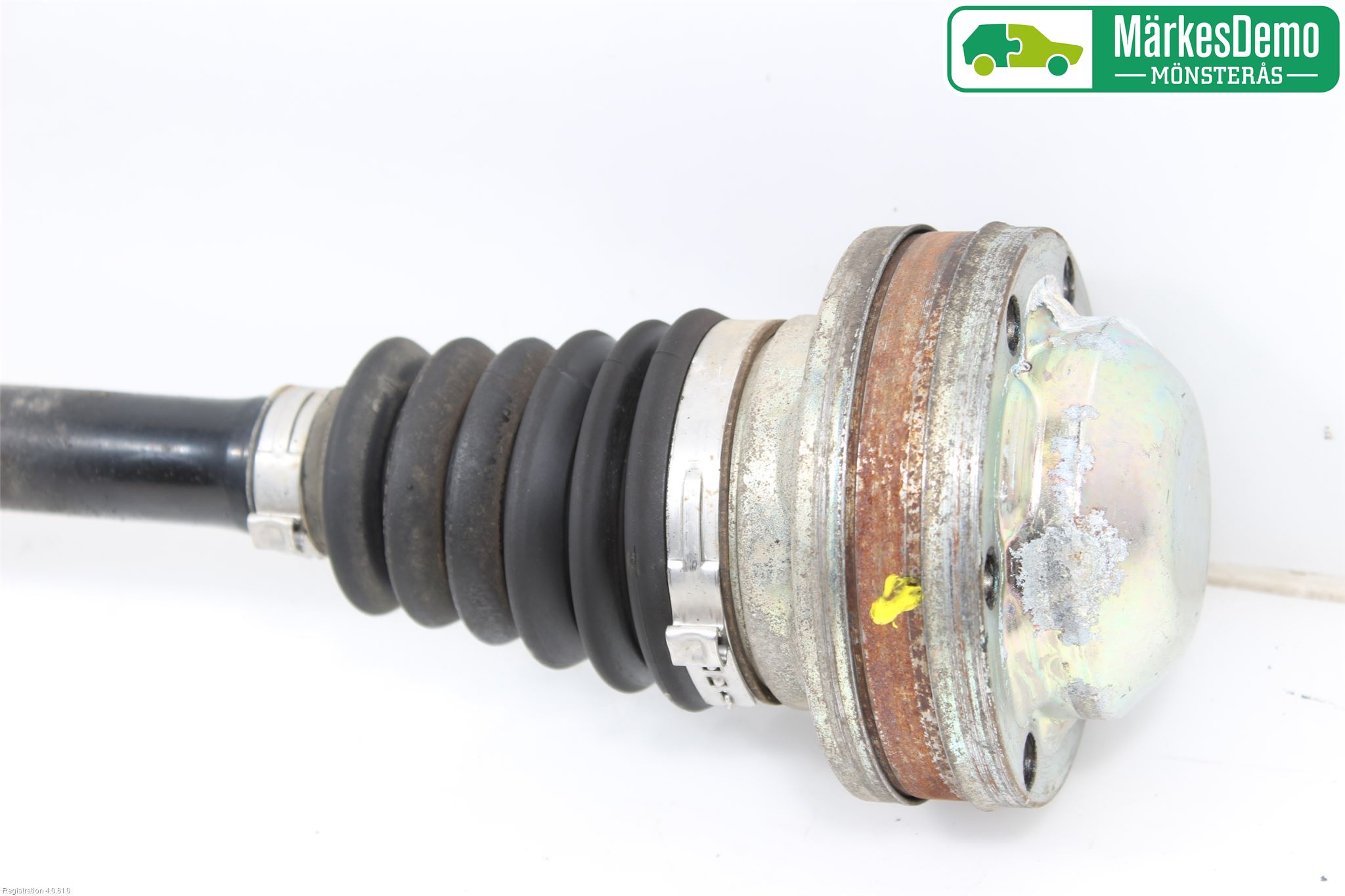 Volkswagen VW CADDY      04-10 Drivaksel Foran Kompl Venstre