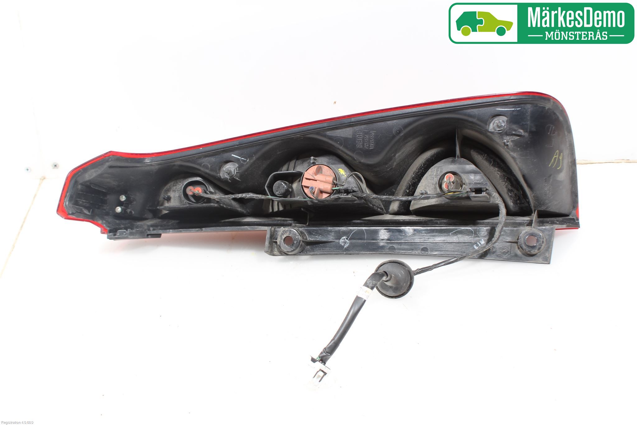 Nissan NOTE E11 06-14 Baklykt Venstre