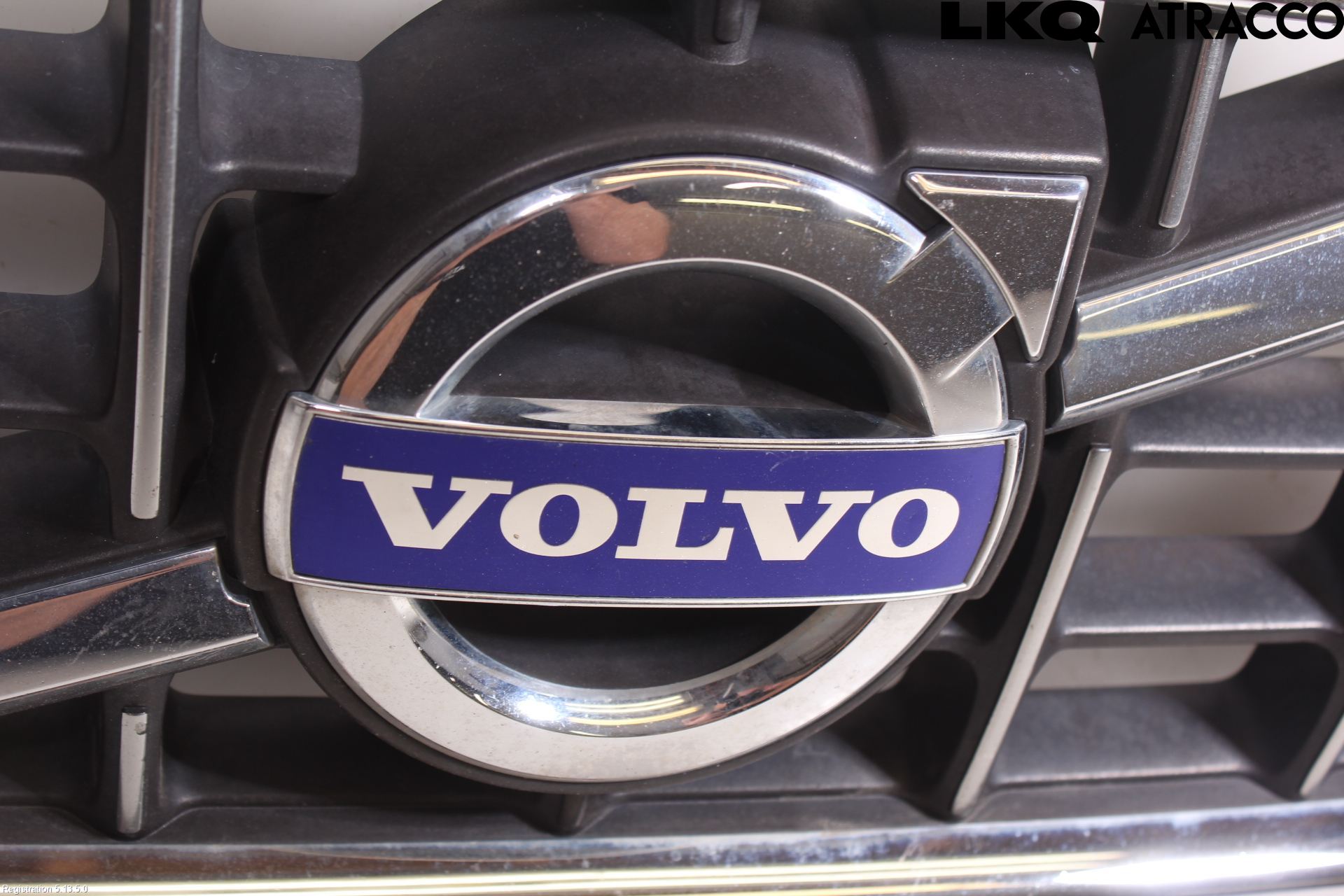 Volvo V70 08-13 Grill Komplett