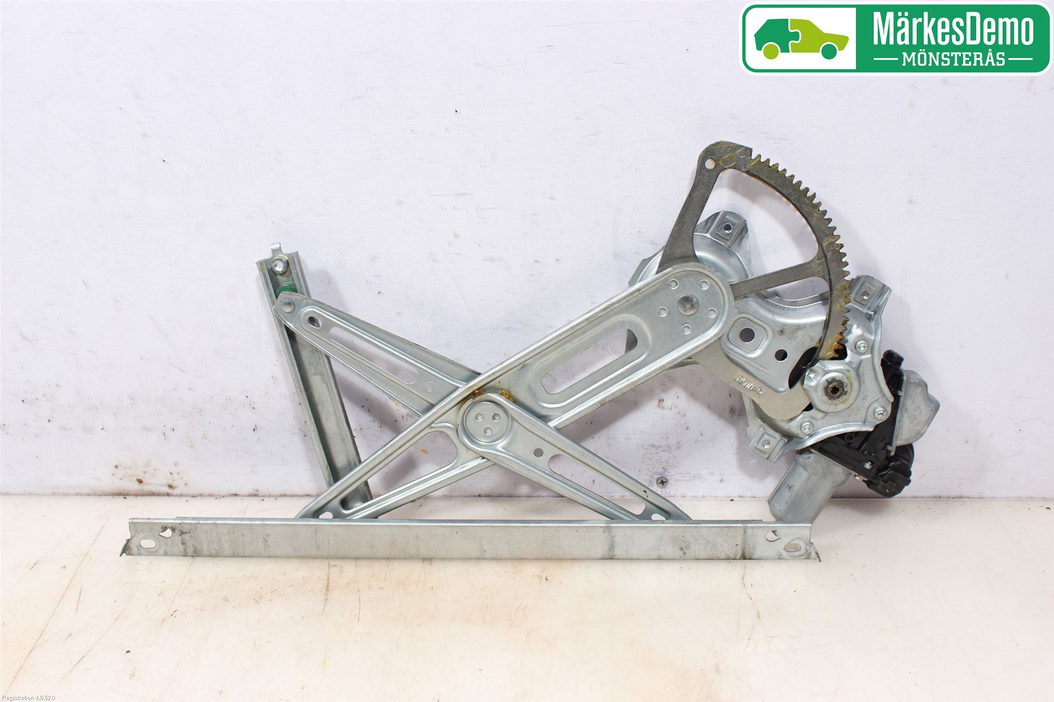 Toyota YARIS XP130 12-14 Vindusheis El Komp