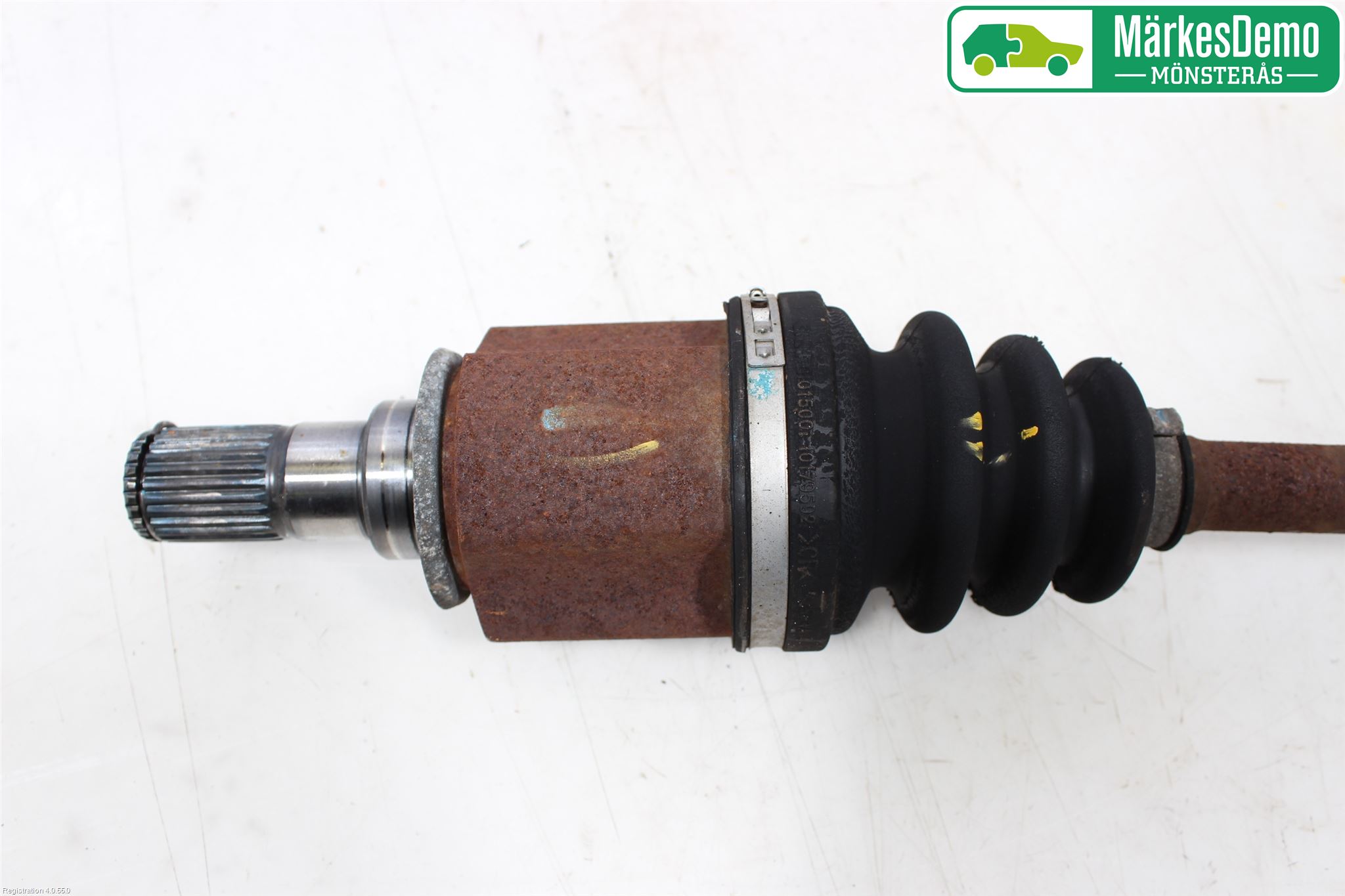 Hyundai i10 PA 08-13 Drivaksel Foran Kompl Venstre