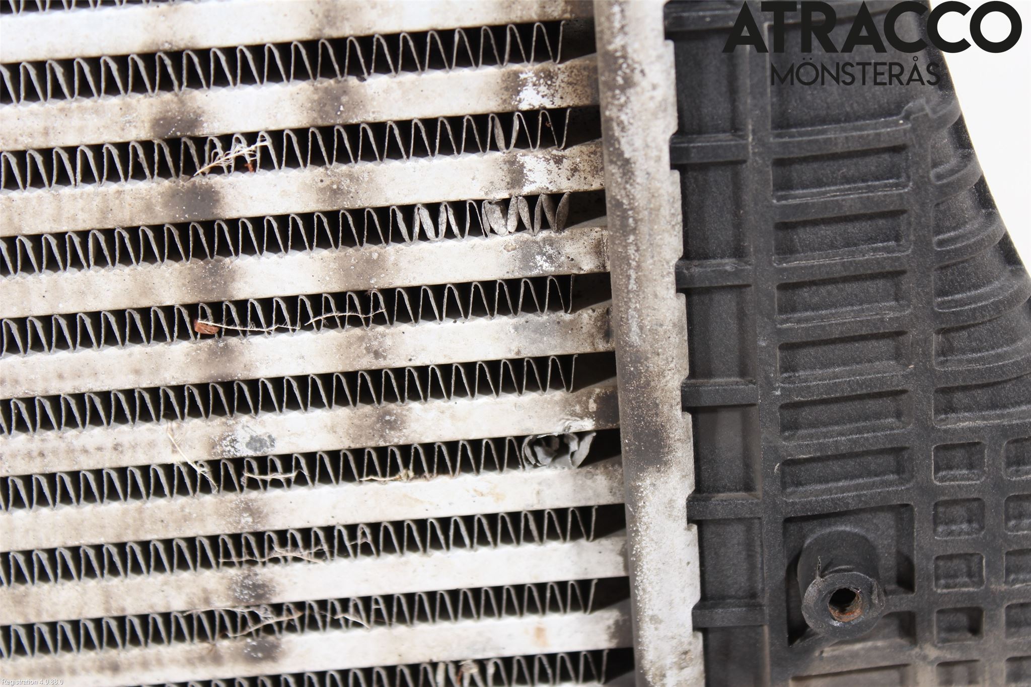Volkswagen VW CADDY      04-10 Intercooler Radiator