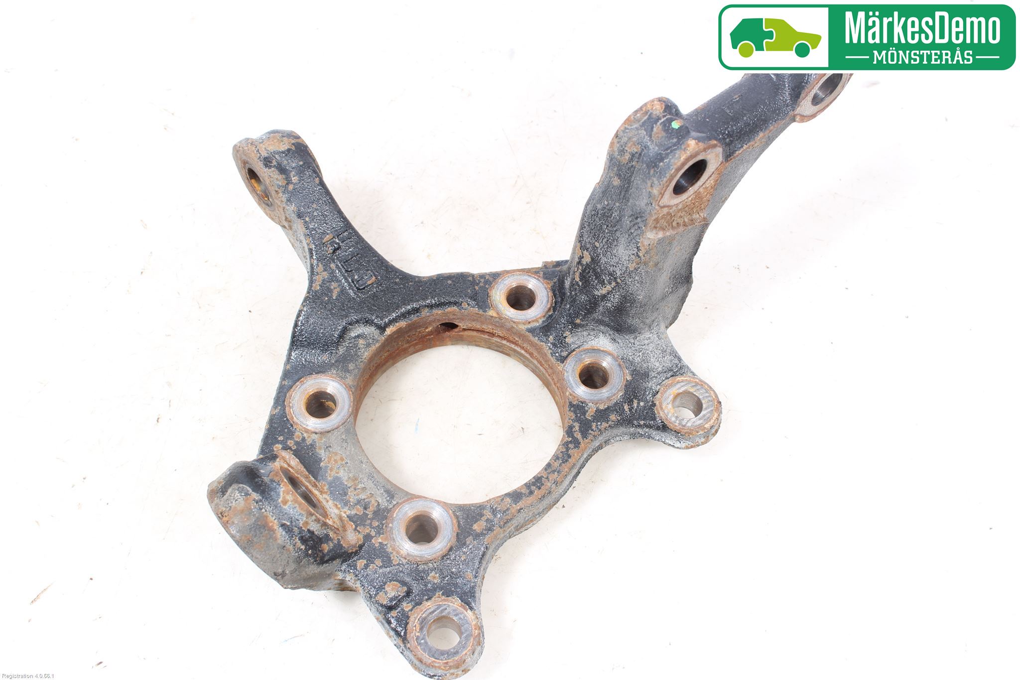 Toyota AURIS 13-19 Spindel Vf
