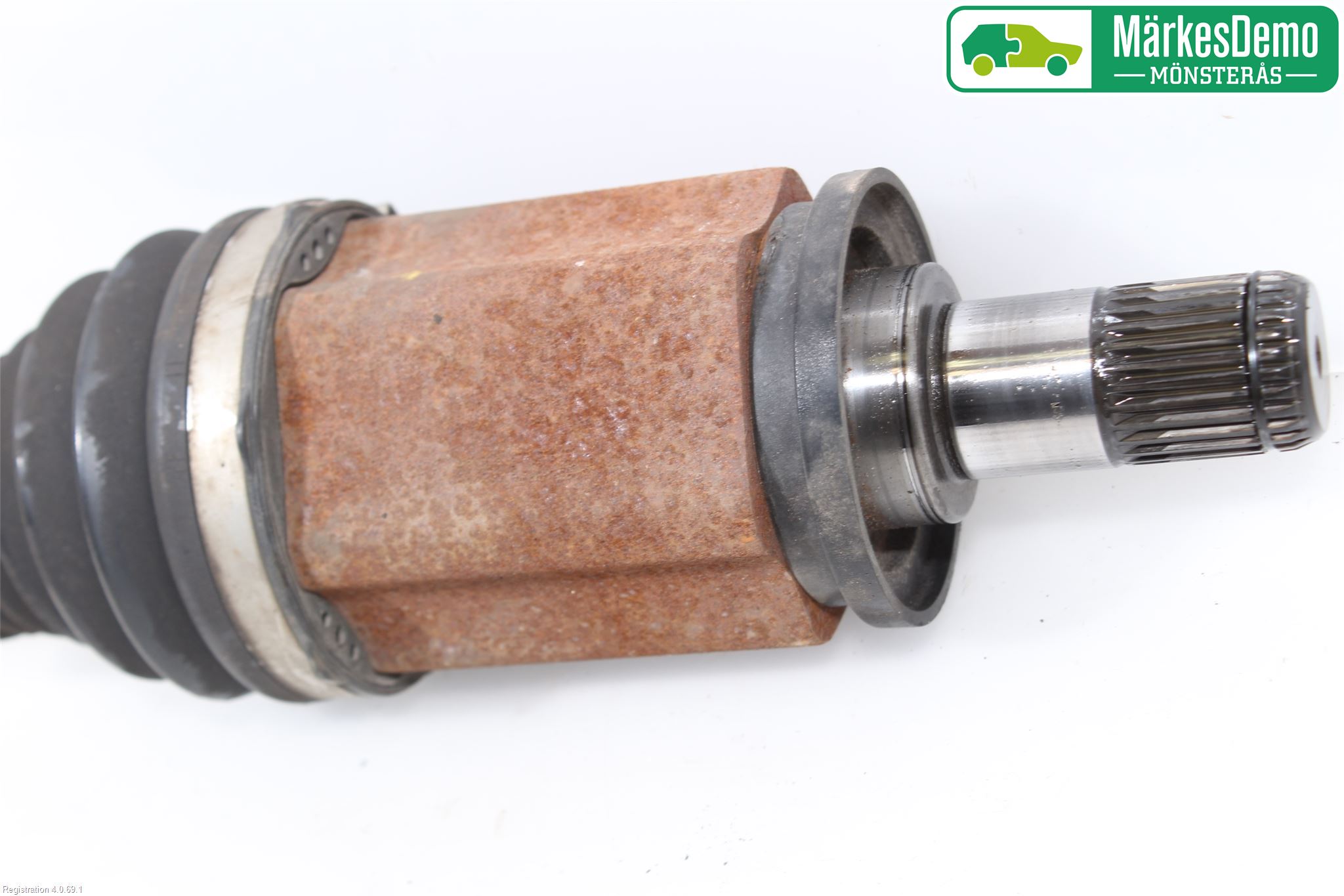 BMW 3 F30/F31/F80 12-19 Drivaksel Foran Kompl Venstre